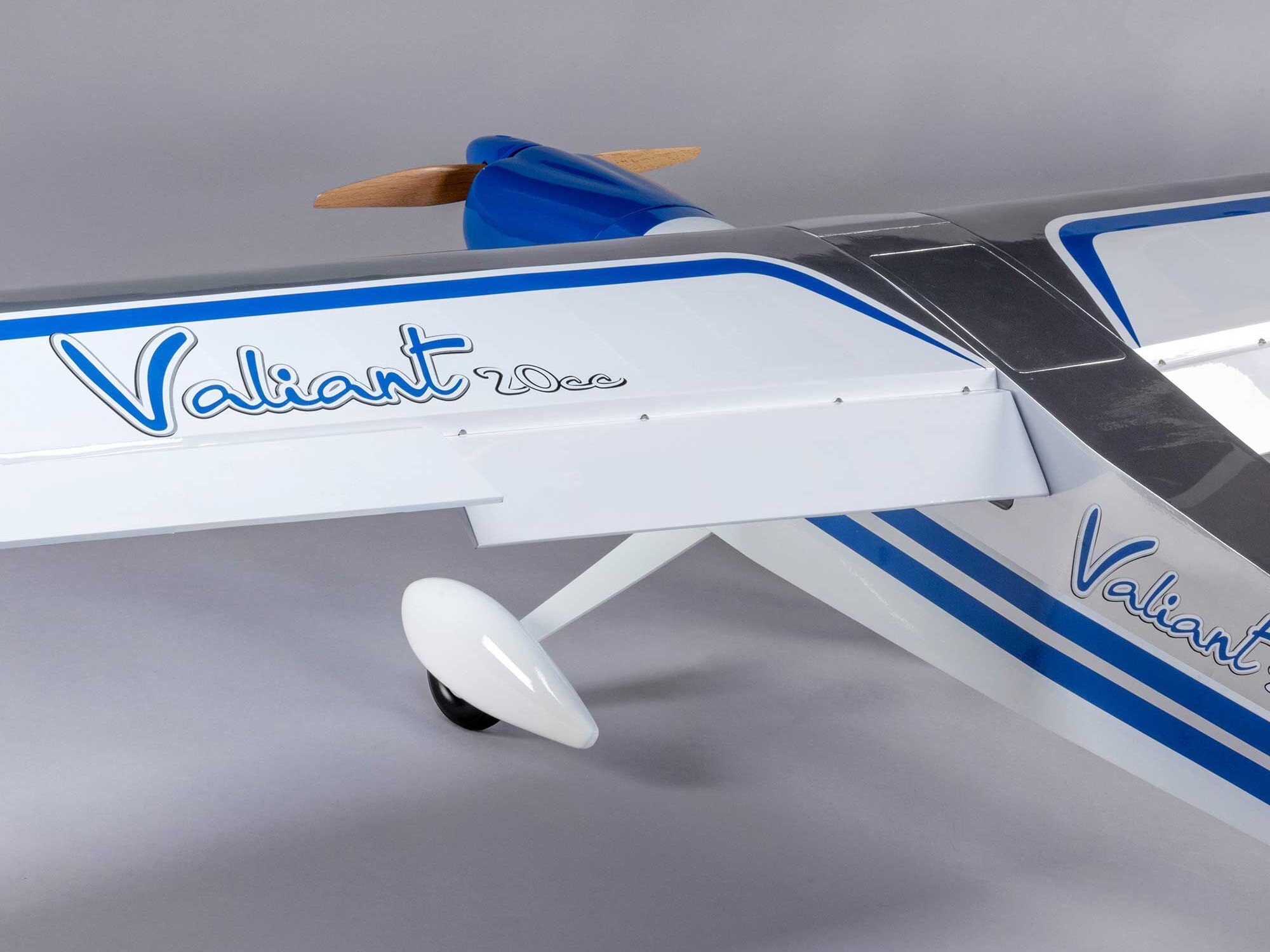 Valiant 20cc EP PNP, 86.5"-20