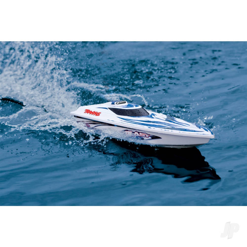 Green Blast 1:10 High Performance Race Boat (+ TQ 3-ch, Nautica ESC, Stinger 540, 6-Cell NiMH, DC charger)-6