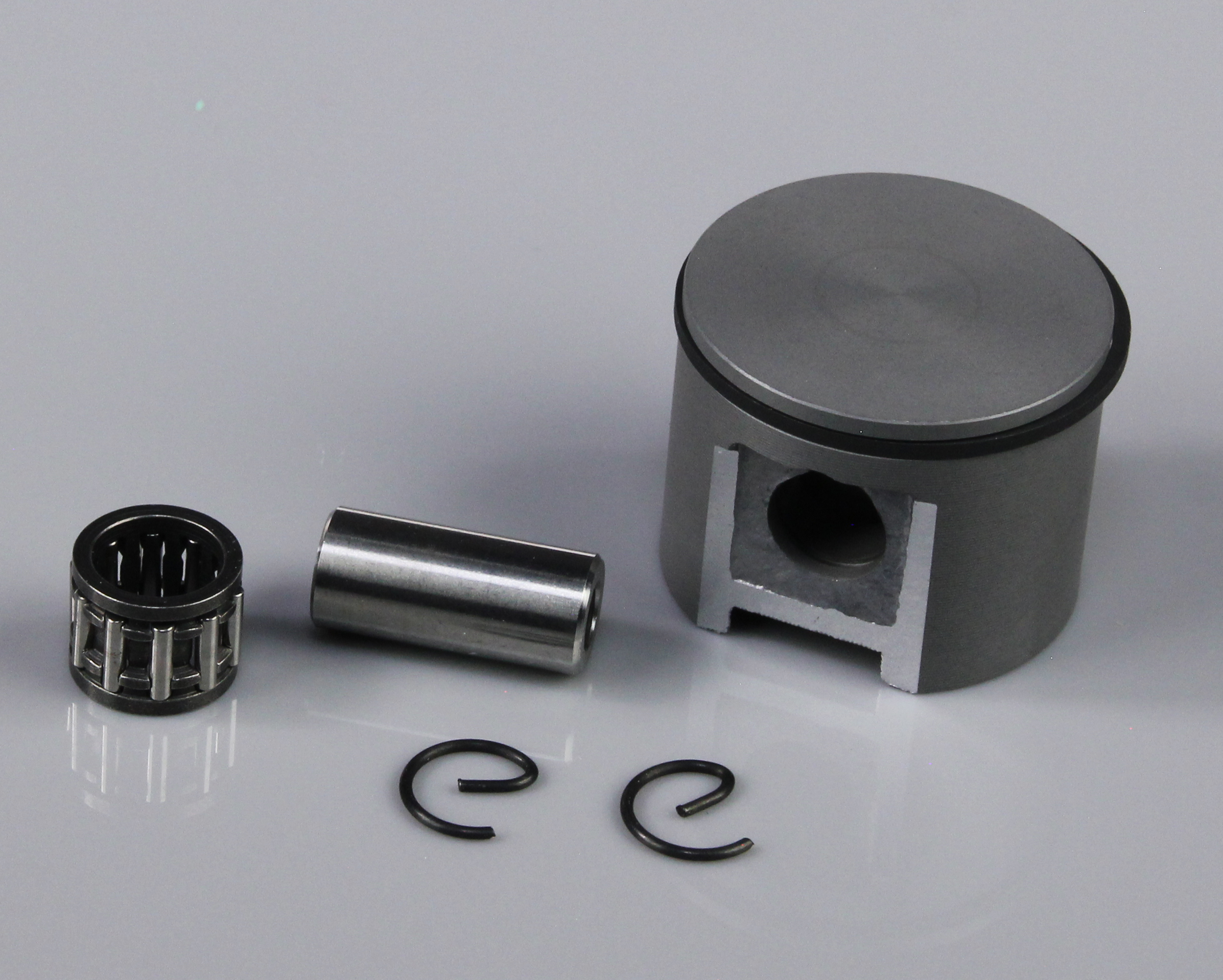 Piston and Accessories including C-Clips / Rings / Gudgeon Bearing and Pin (fits 10cc SE)