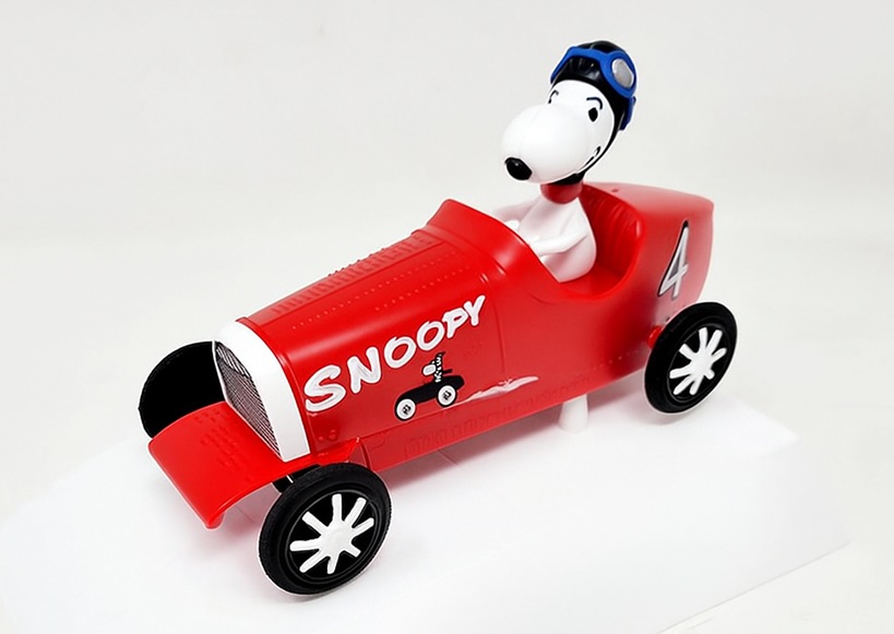 Snoopy and his Race Car-2