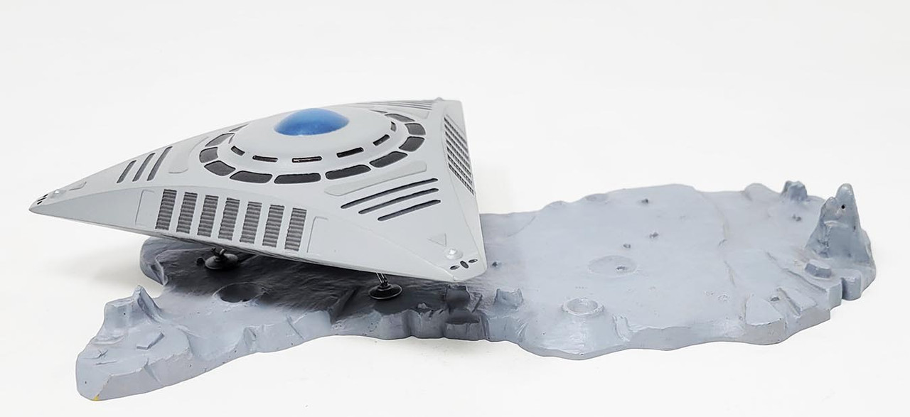 TR3 UFO with Base (5in)-3