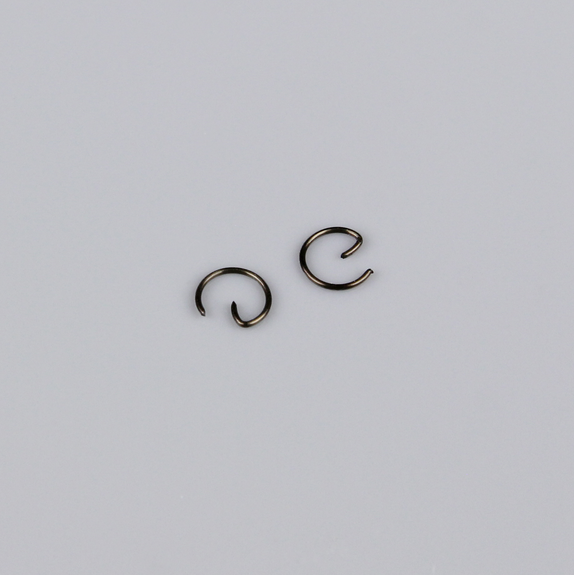 W004 Gudgeon Pin C-Clips (2pc)