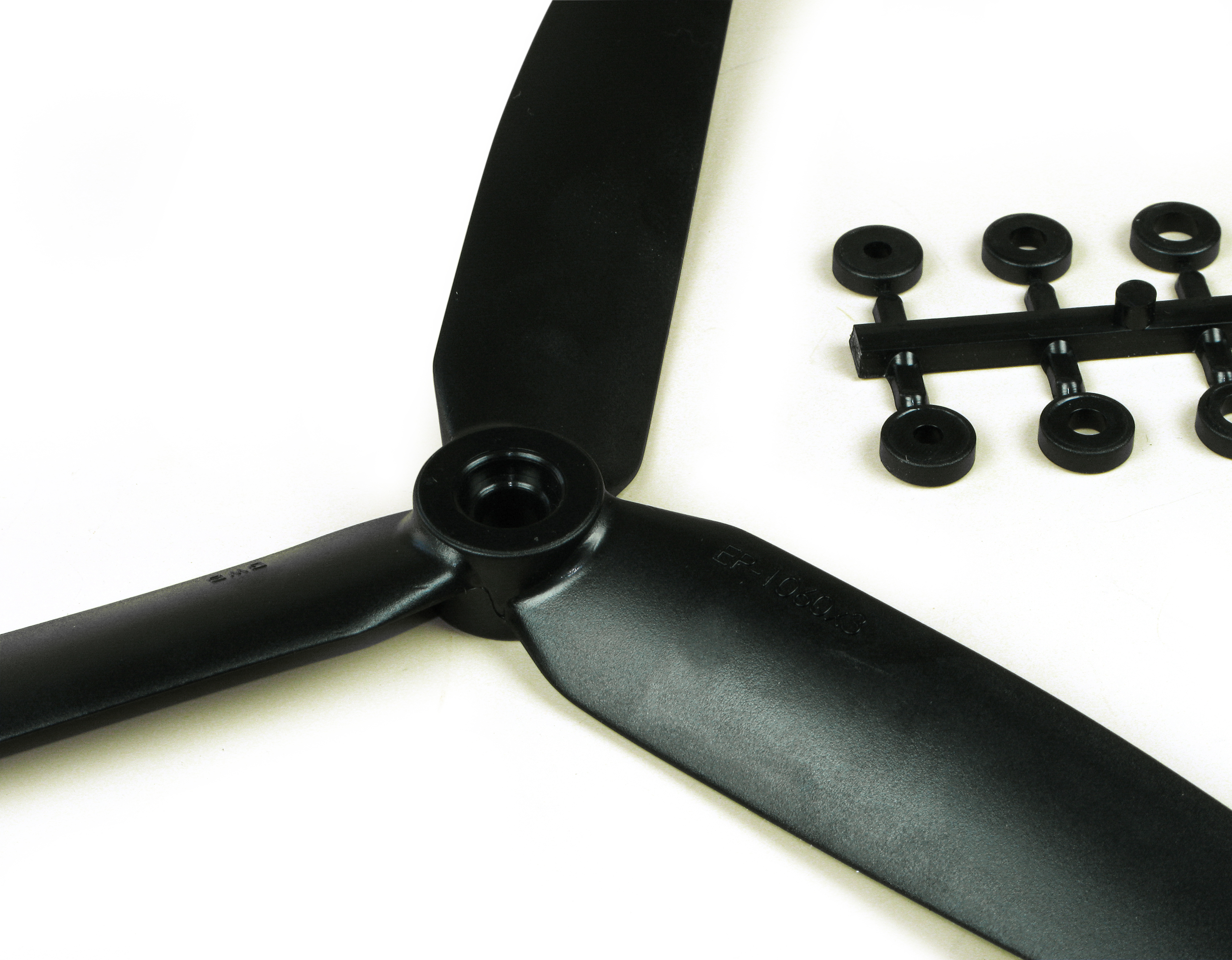 7x3.5 Slow Fly Propeller 3-Blade Black Opposite Rotation-2