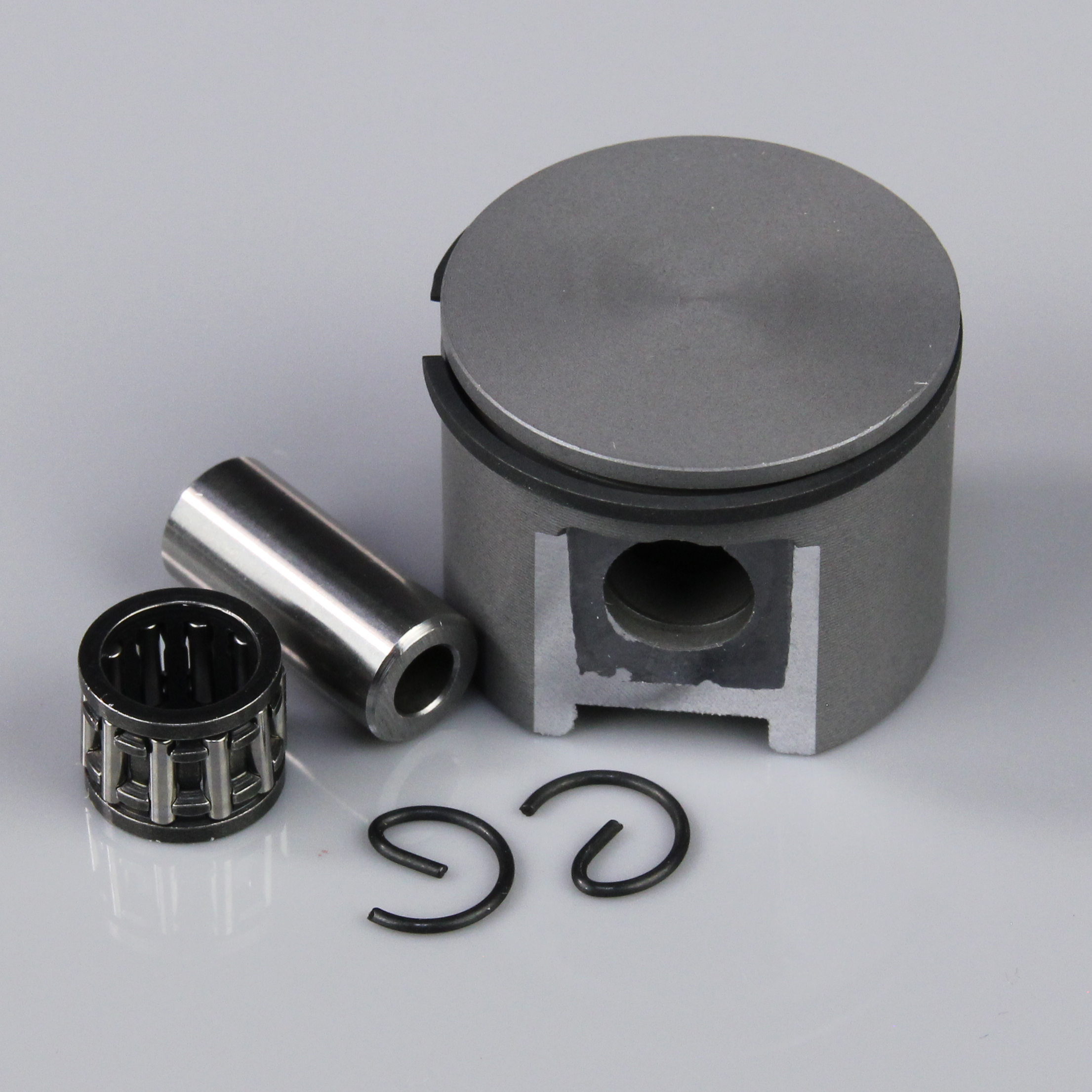 Piston (1pc) and Accessories including C-Clips / Ring / Gudgeon Bearing and Pin (fits 20cc Twin)