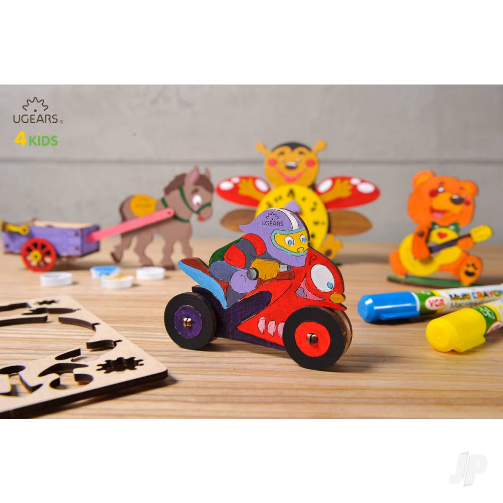 3D Colouring Model Motorcyclist-5