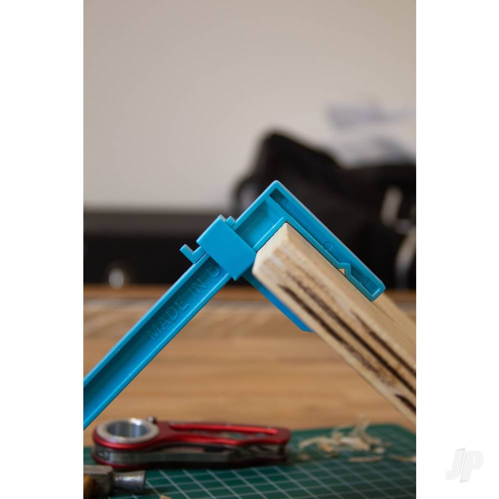 7in Adjustable Plastic Clamp (Carded)-7