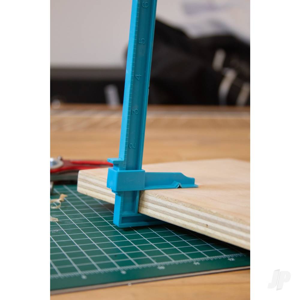 7in Adjustable Plastic Clamp (Carded)-8