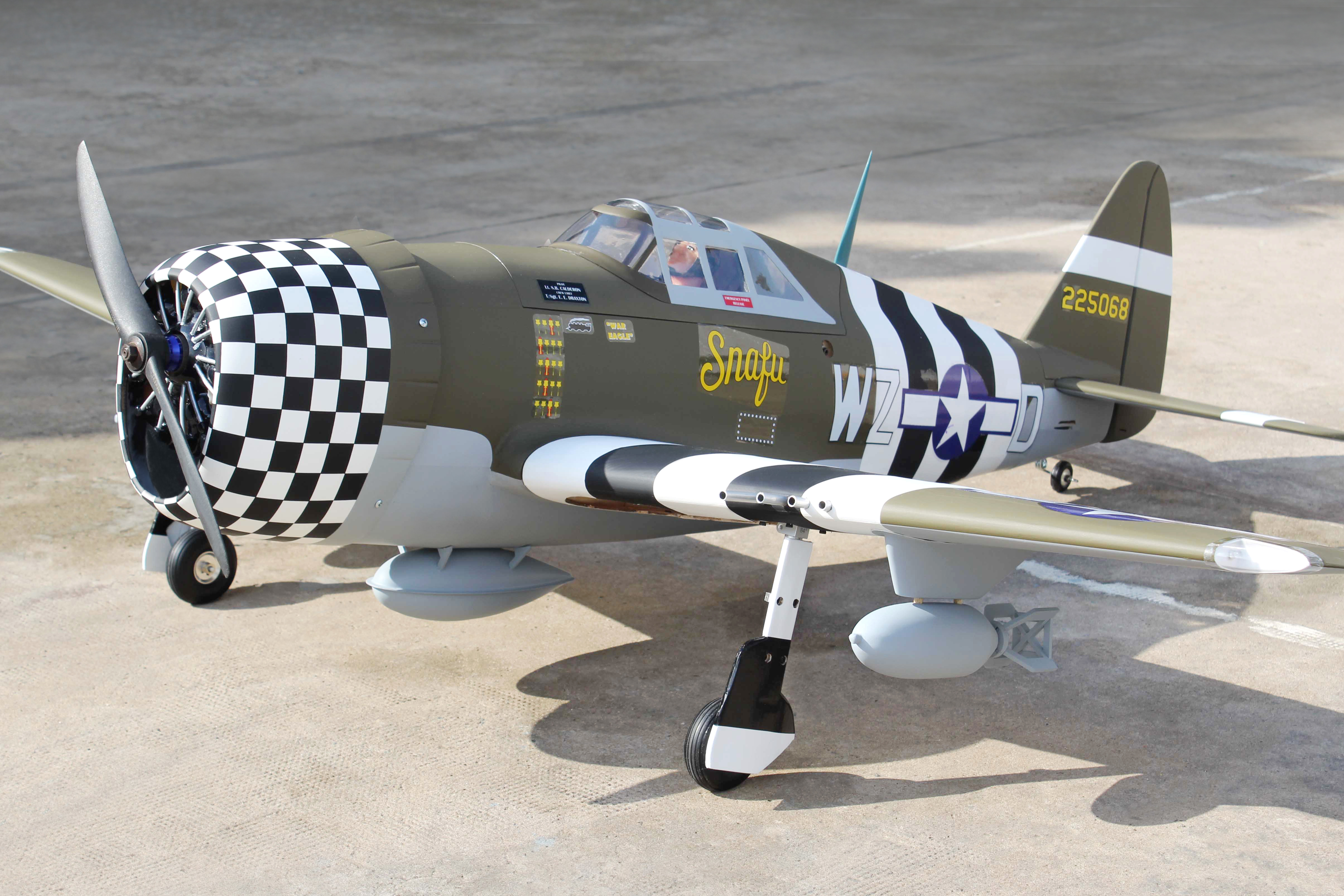 P-47G Thunderbolt Snafu (20cc) 1.6m (63in) with 84° Electric Retracts-2