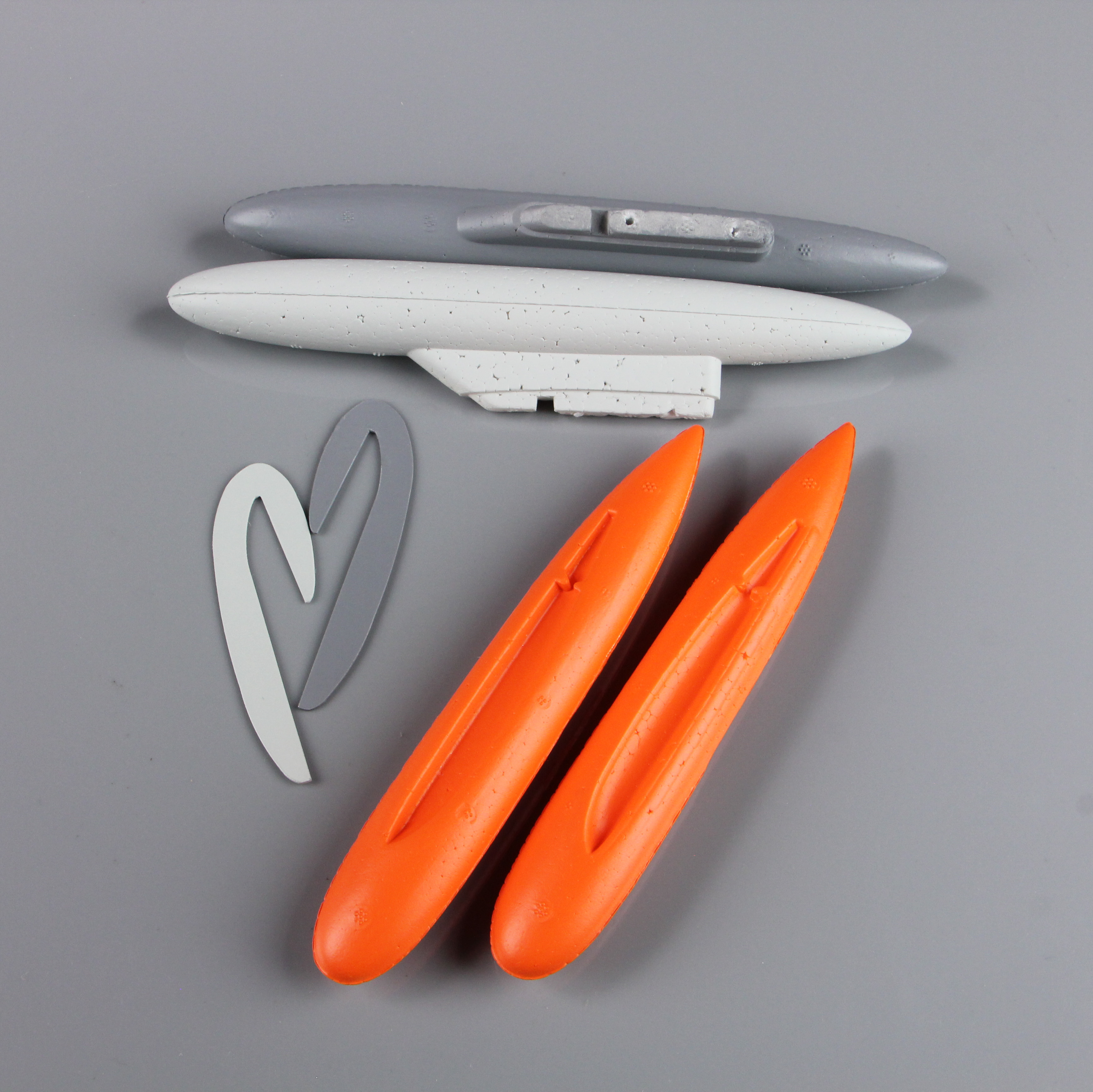 wing-tip-and-drop-tanks-set-painted-for-mb339