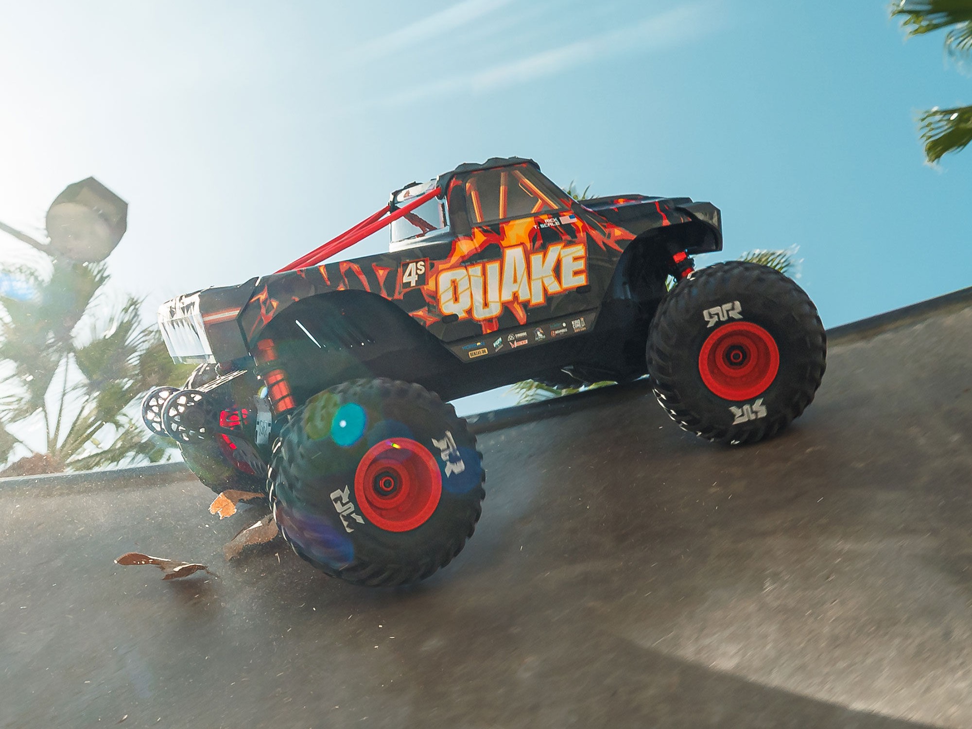1/8 QUAKE 4S DSC 4X4 RTR Monster Truck, Black/Red-22