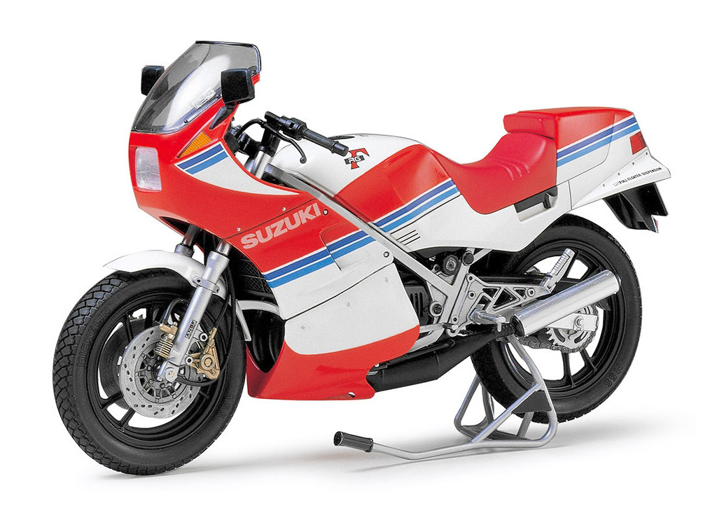 Tamiya 1/12 Suzuki RG250 Gamma with Full Options Kit