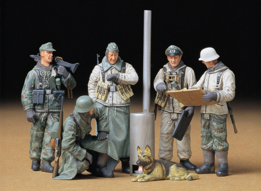 tamiya-german-soldiers-at-field-briefing