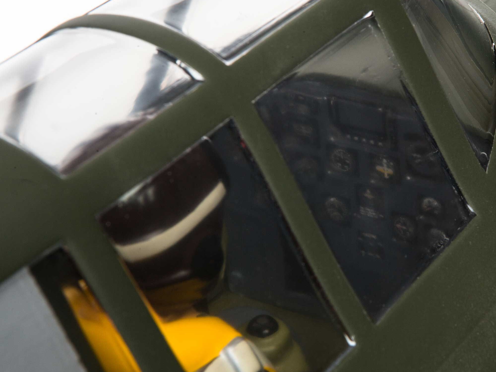 P-47D Thunderbolt 20cc ARF, 67"-13