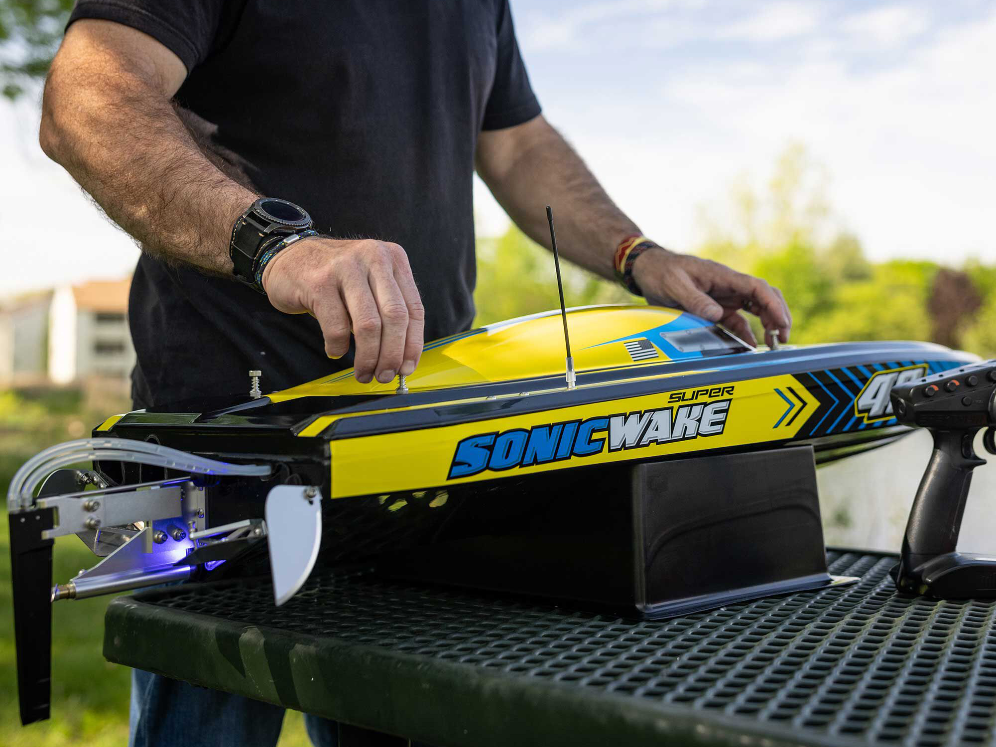 Super Sonicwake 48" 8S Self-Righting Brushless Deep-V RTR-21