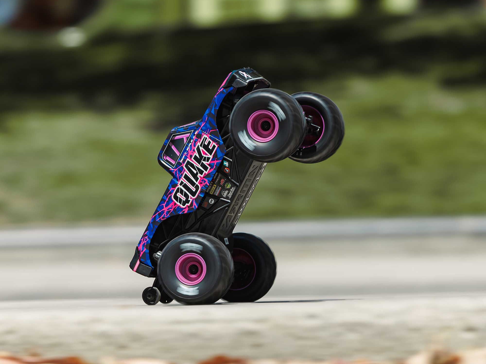 1/16 QUAKE GROM 4X4 RTR Monster Truck Purple-13