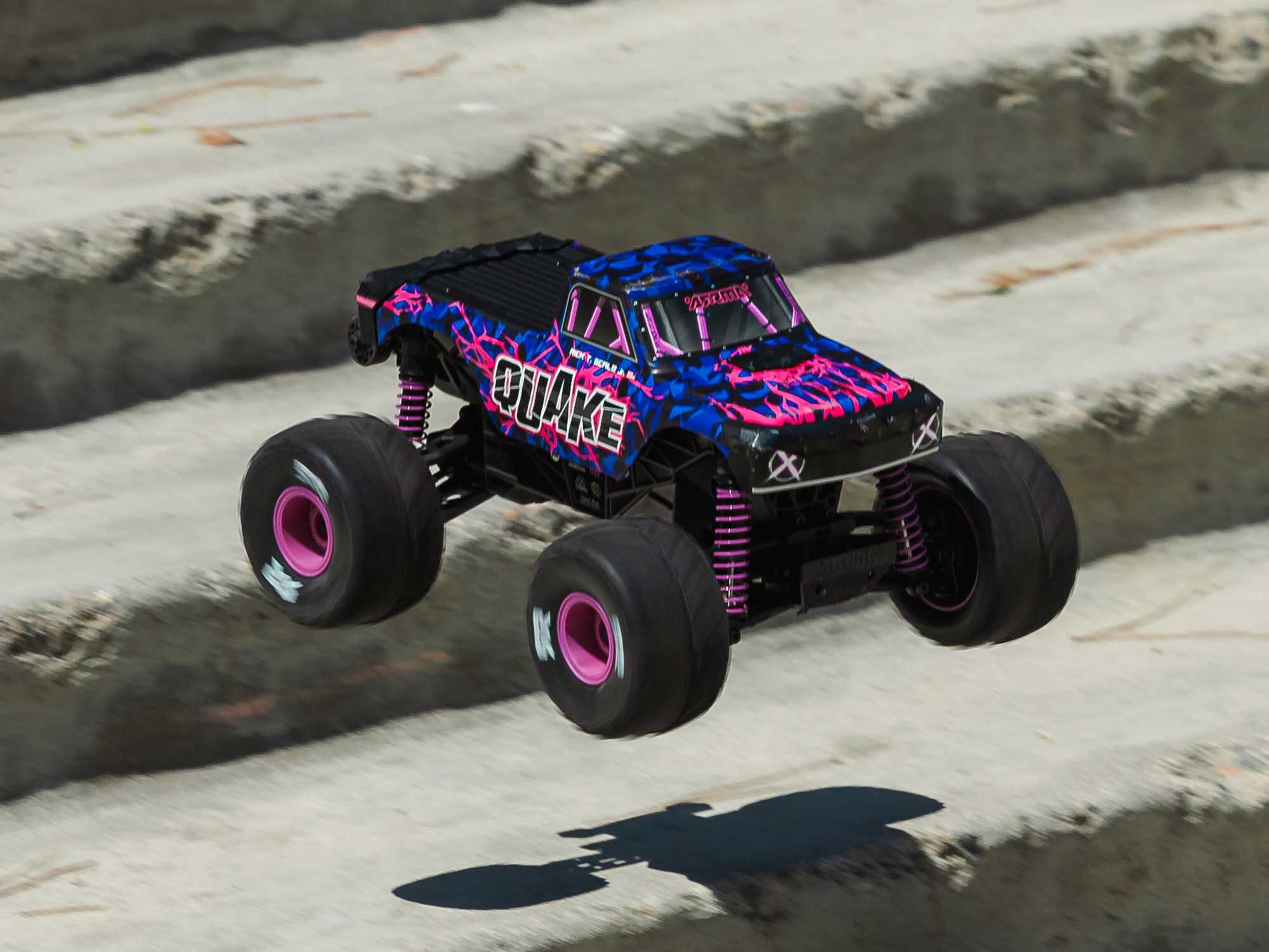 1/16 QUAKE GROM 4X4 RTR Monster Truck Purple-17
