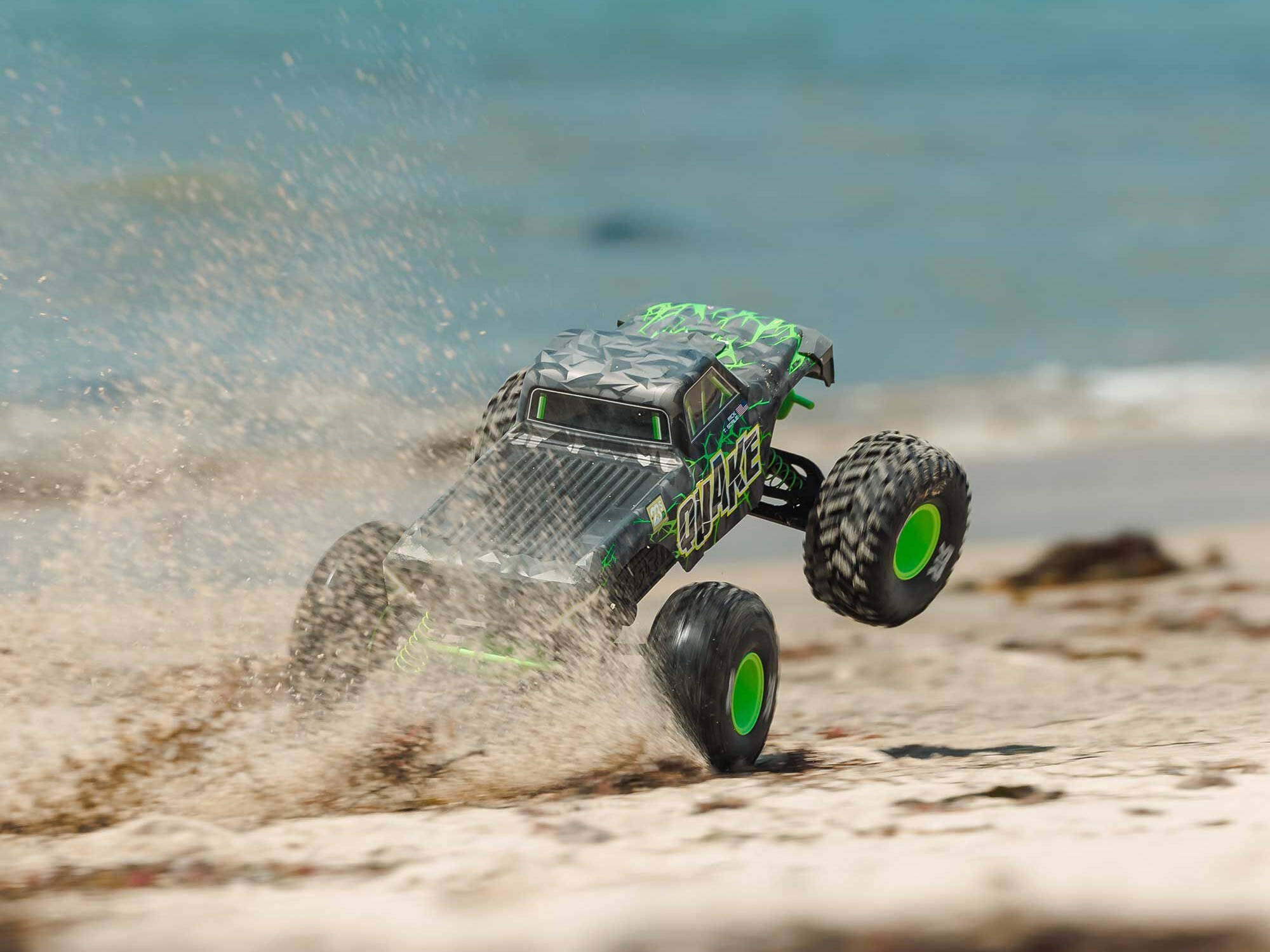 1/10 QUAKE 223S DSC 2WD RTR Brushless Monster Truck, Green-16