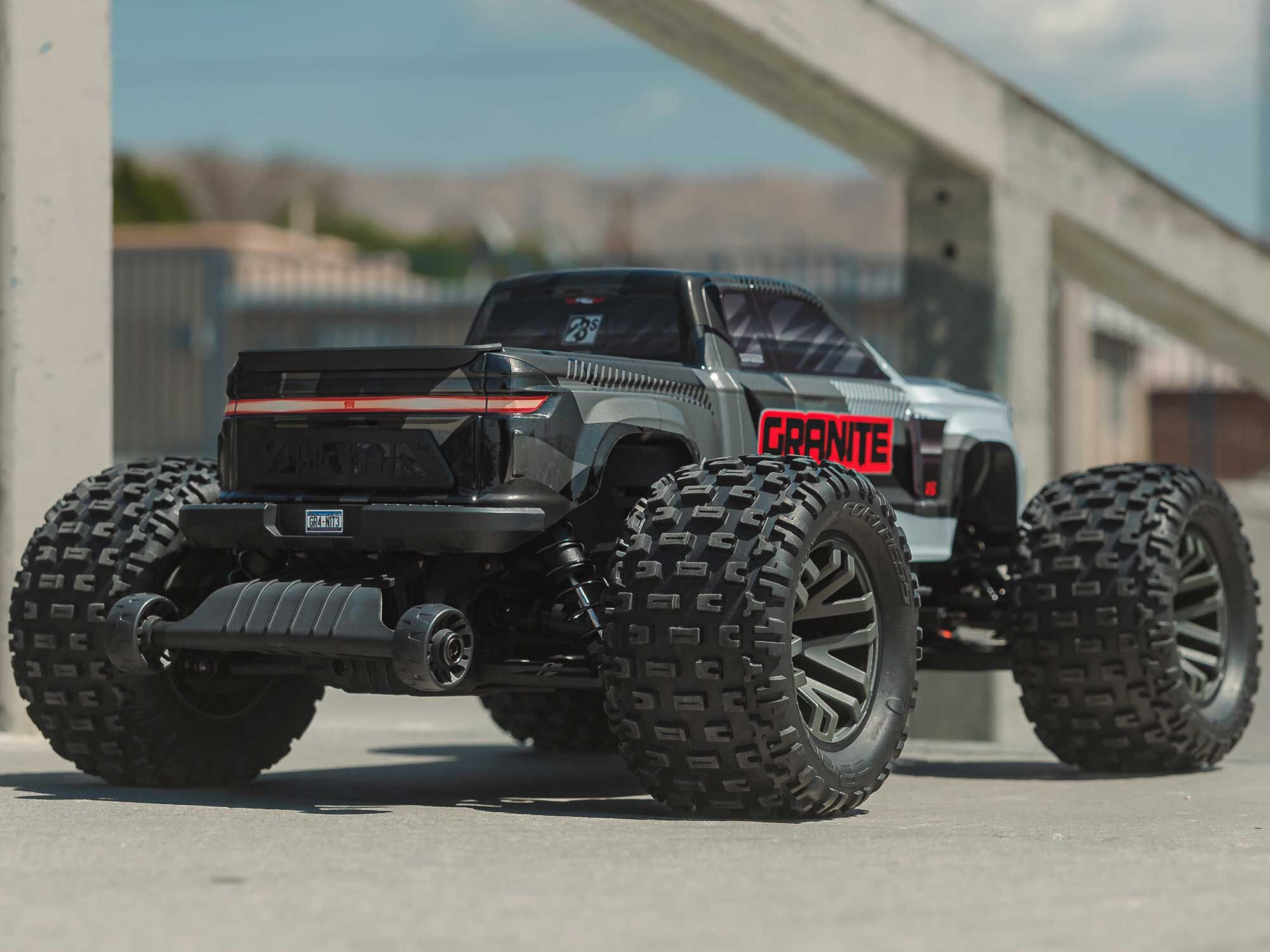 1/10 GRANITE 223S DSC 4X4 RTR Monster Truck Gunmetal-18