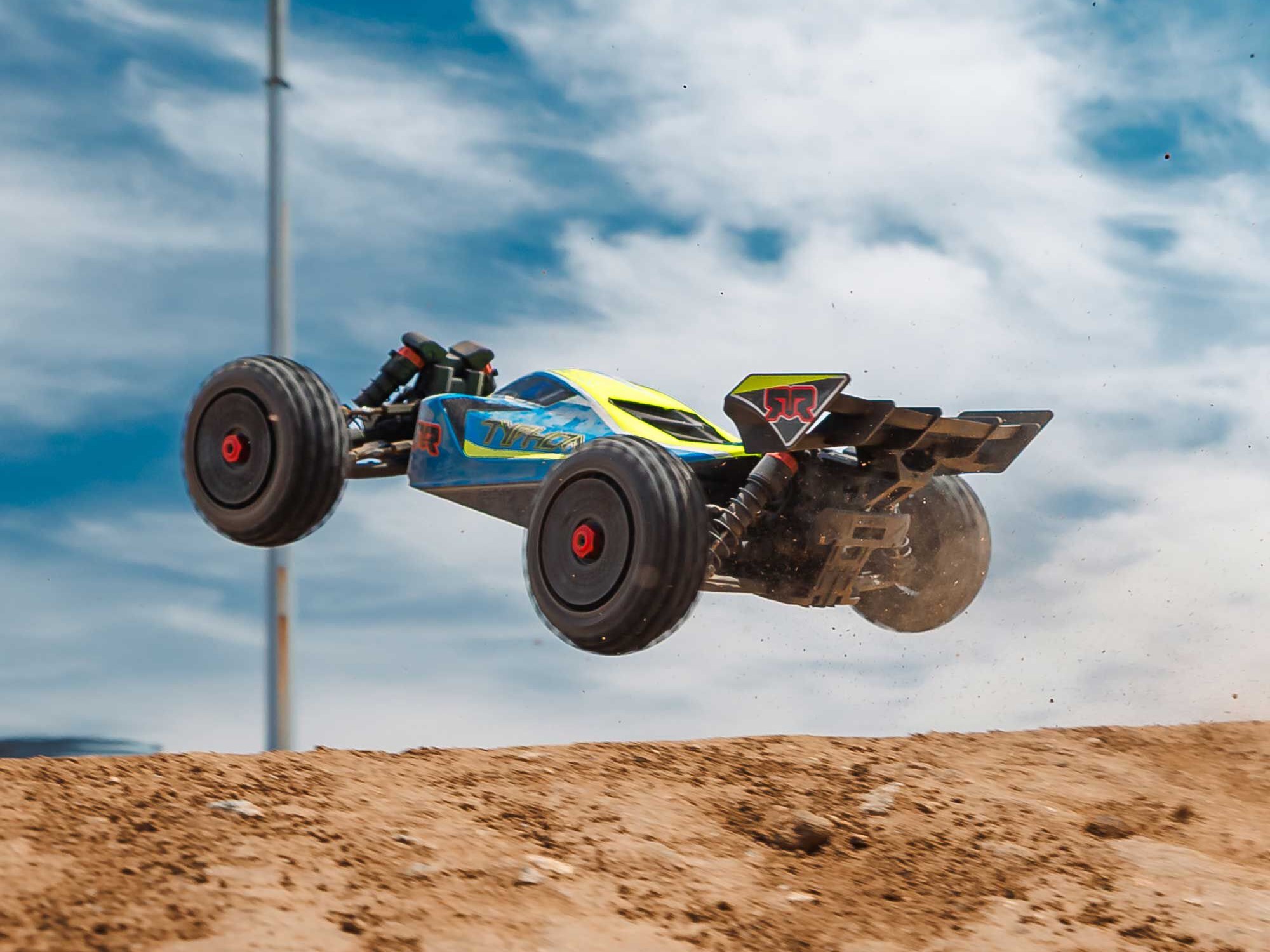 1/8 TYPHON 223S BLX 4X4 Buggy RTR with DSC Blue-12