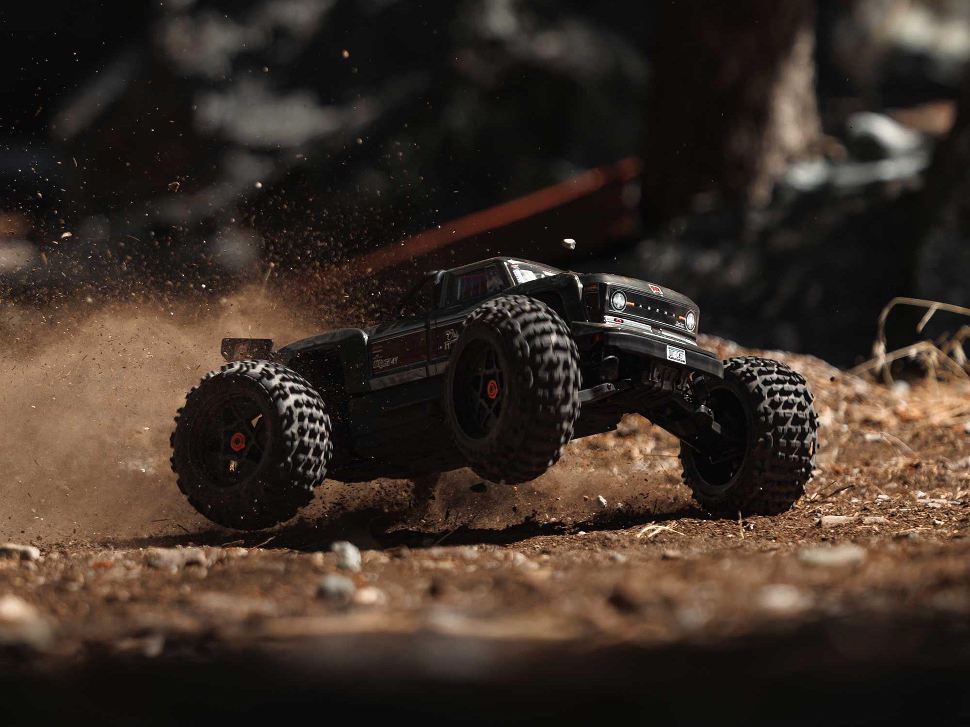 1/10 OUTCAST 4S 4X4 BLX Stunt MT (with Centre Diff) Gunmetal-25