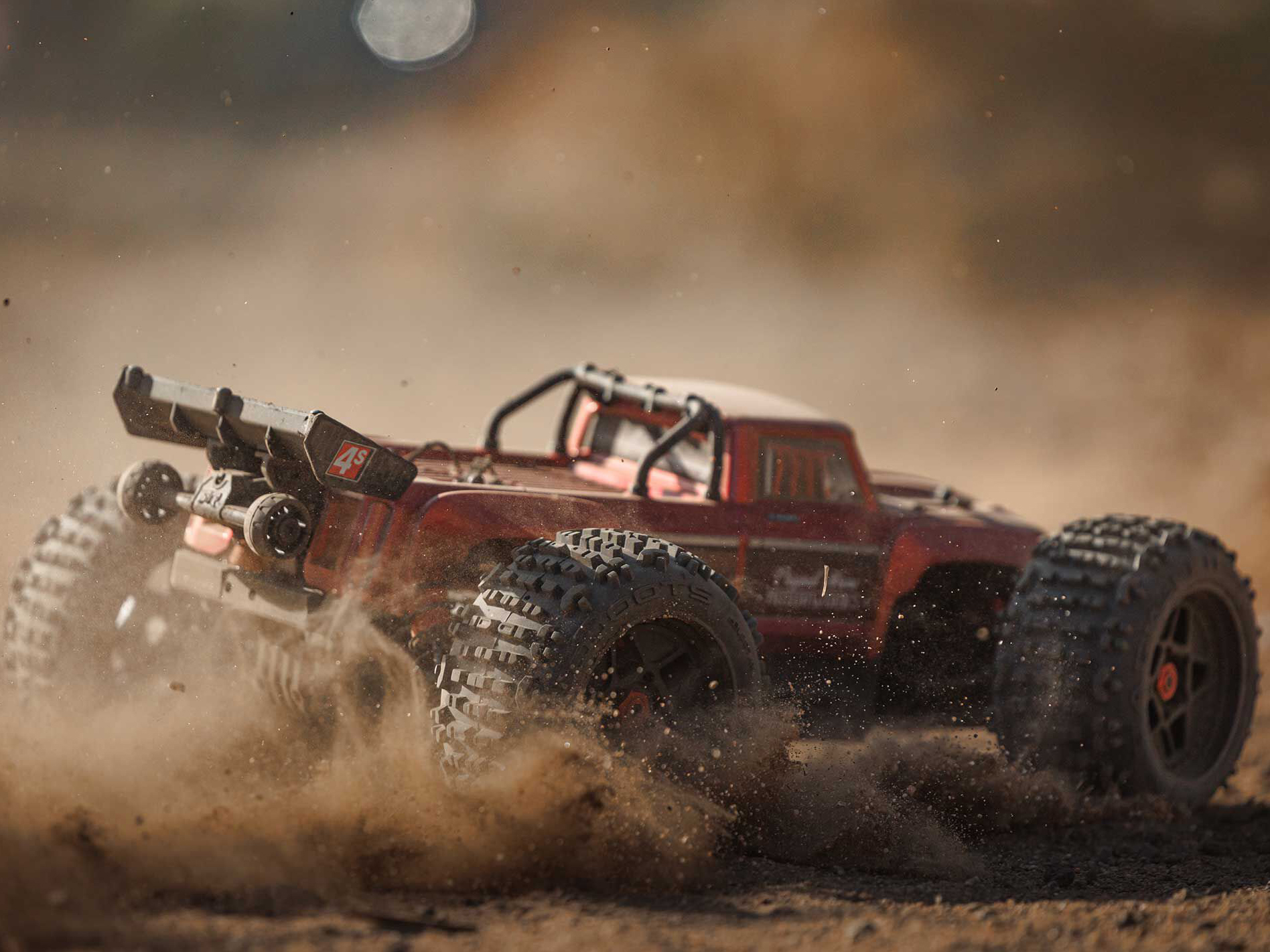 Arrma 1/10 Outcast 4S 4X4 BLX Stunt MT (with Centre Diff) Red-30