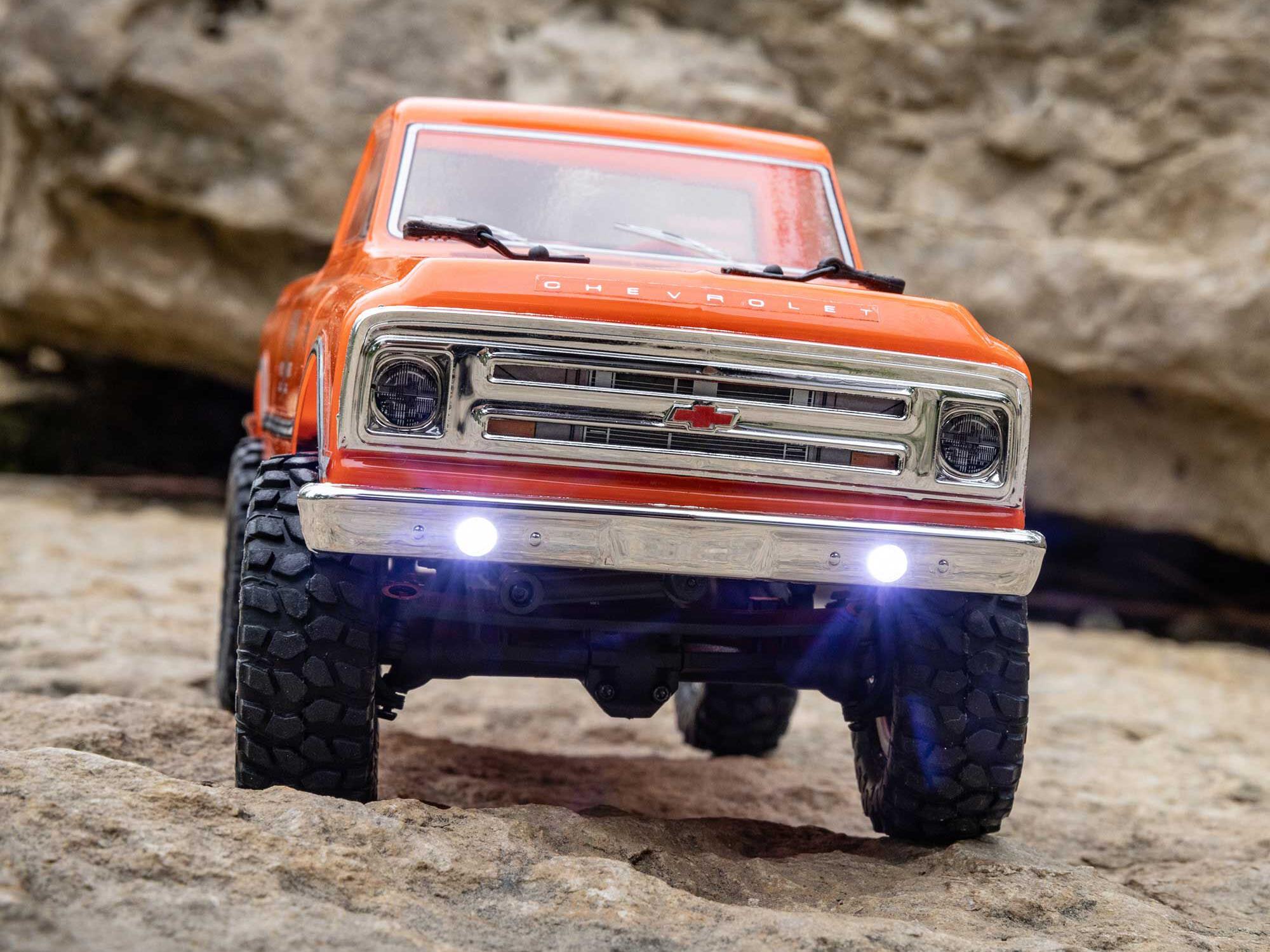 Axial 1/24 SCX24 1967 Chevrolet C10 4WD Truck RTR - Orange-19