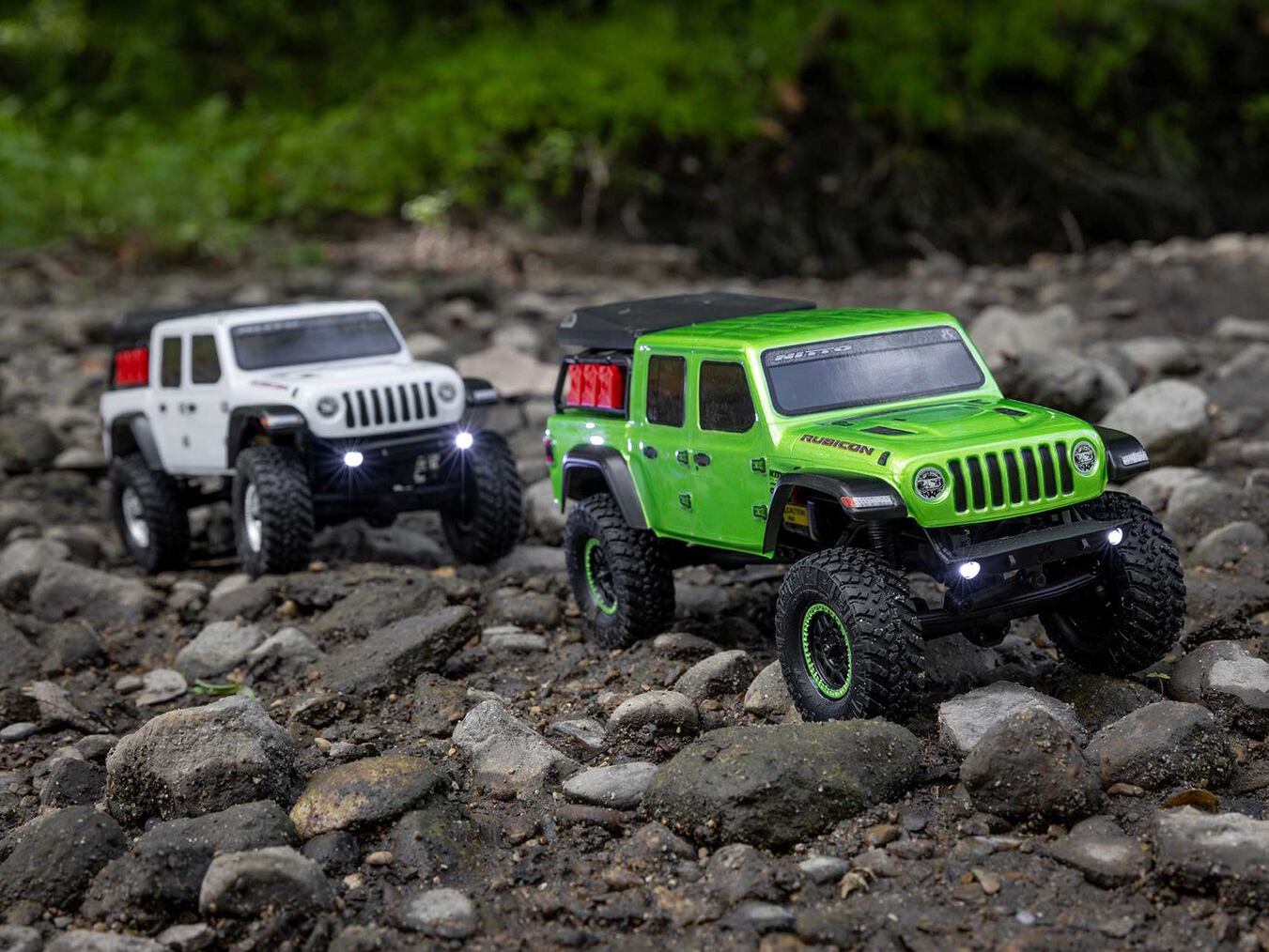 Axial SCX24 Jeep JT Gladiator 4WD Rock Crawler RTR Green-38