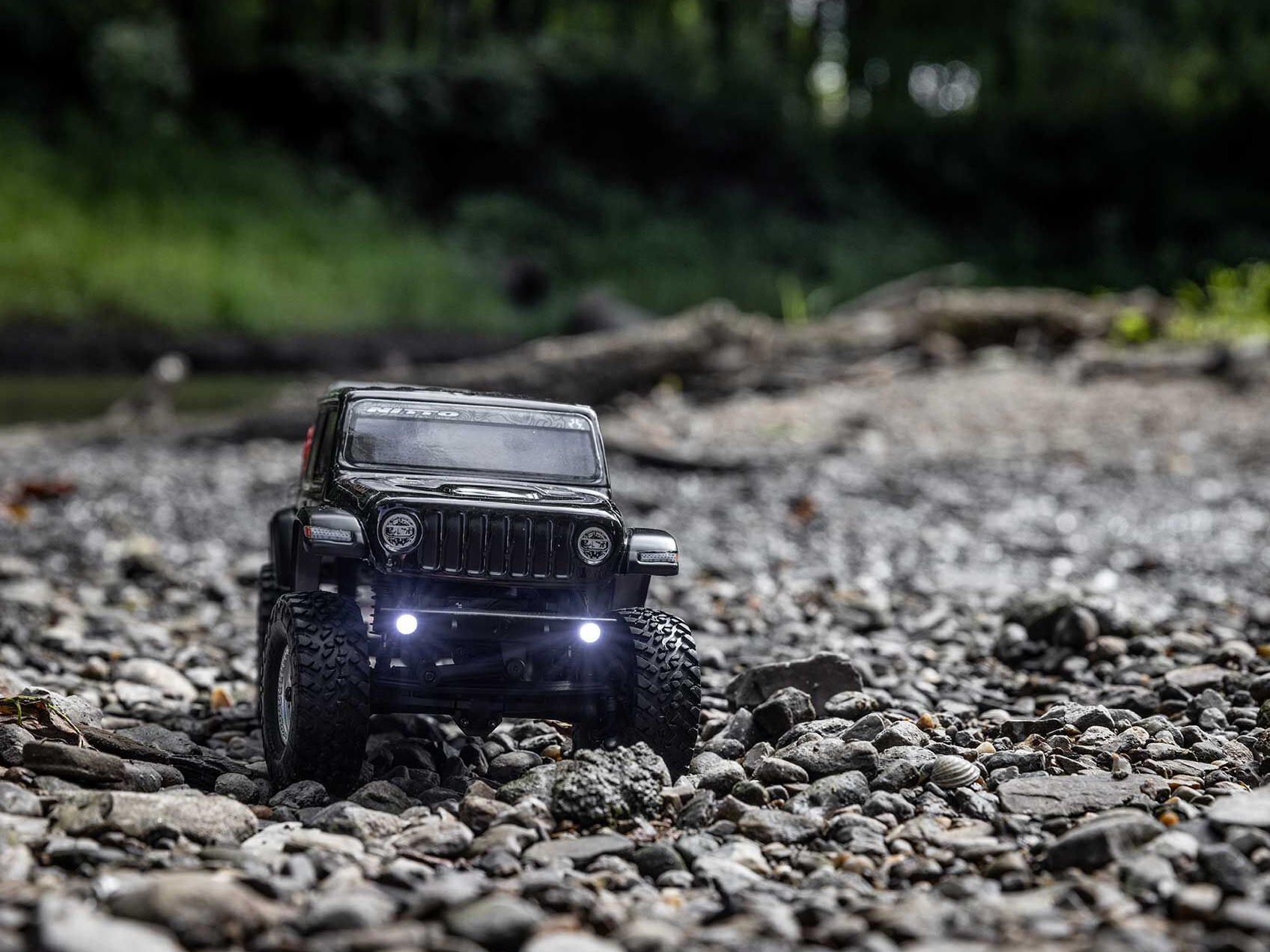 Axial SCX24 Jeep JT Gladiator 4WD Rock Crawler RTR Black-32