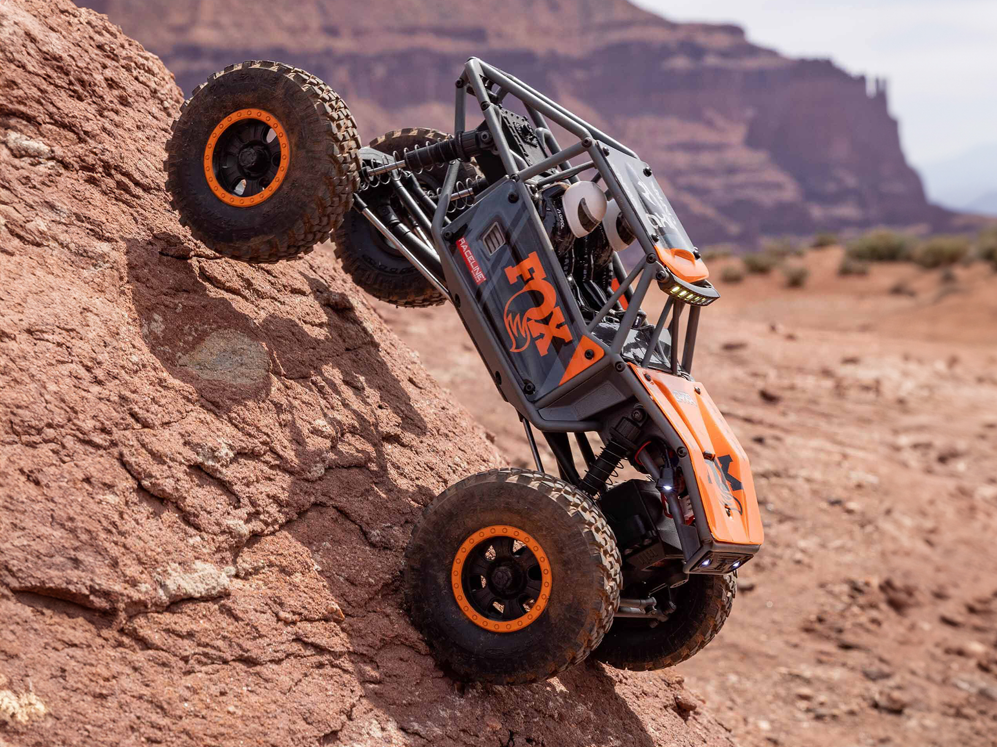 Axial 1/18 UTB18 Capra 4WD Unlimited Trail Buggy RTR - Grey-16