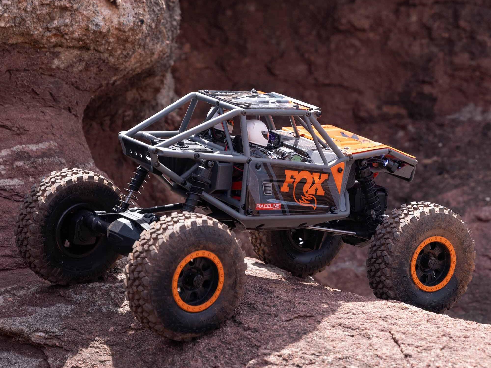 Axial 1/18 UTB18 Capra 4WD Unlimited Trail Buggy RTR - Grey-17