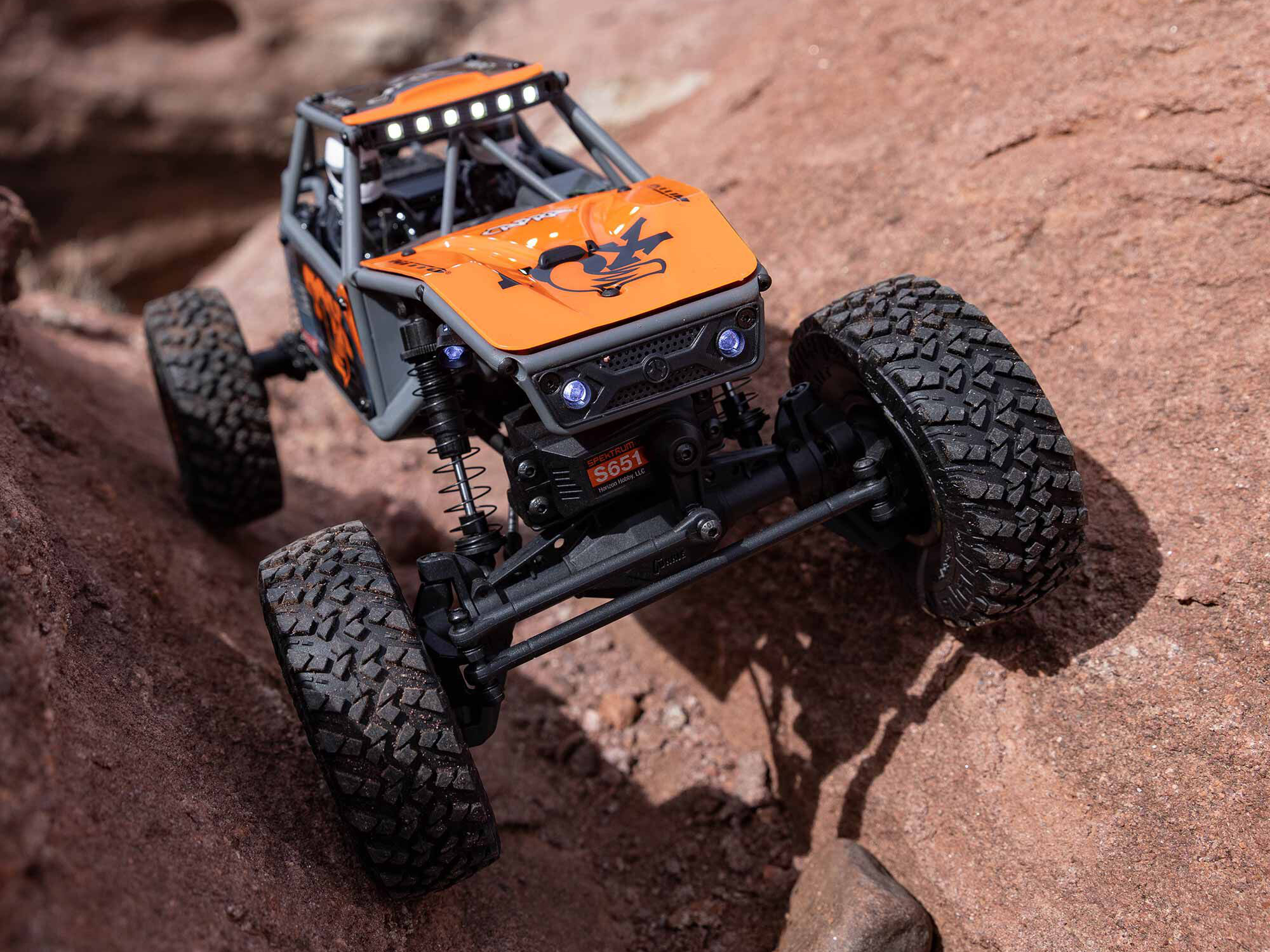 Axial 1/18 UTB18 Capra 4WD Unlimited Trail Buggy RTR - Grey-18