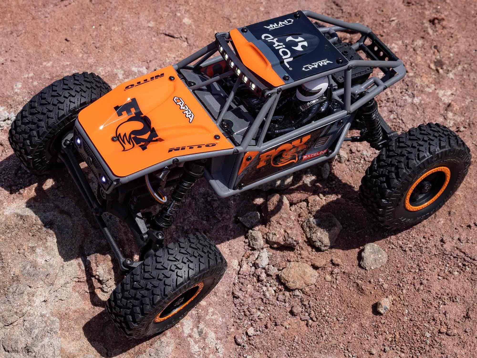 Axial 1/18 UTB18 Capra 4WD Unlimited Trail Buggy RTR - Grey-19