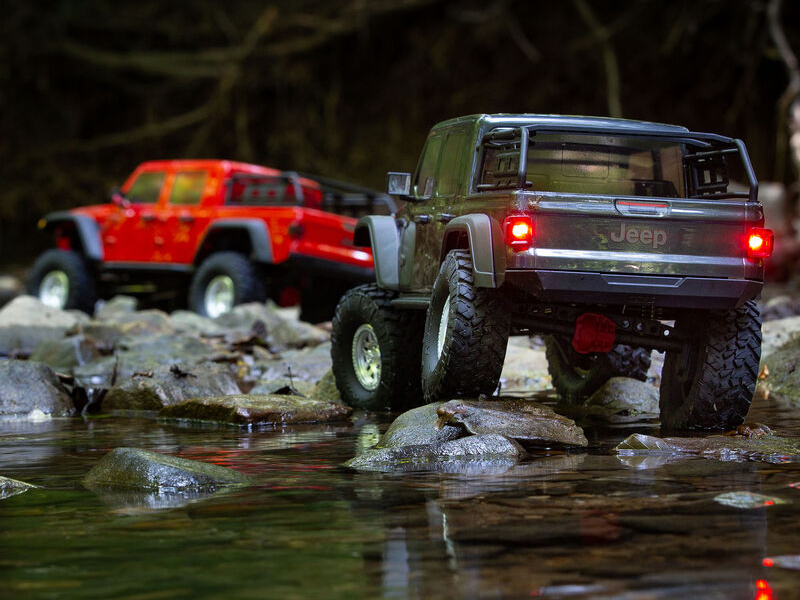Axial 1/10 SCX10III Jeep JT Gladiator 4WD Rock Crawler RTR Grey-27
