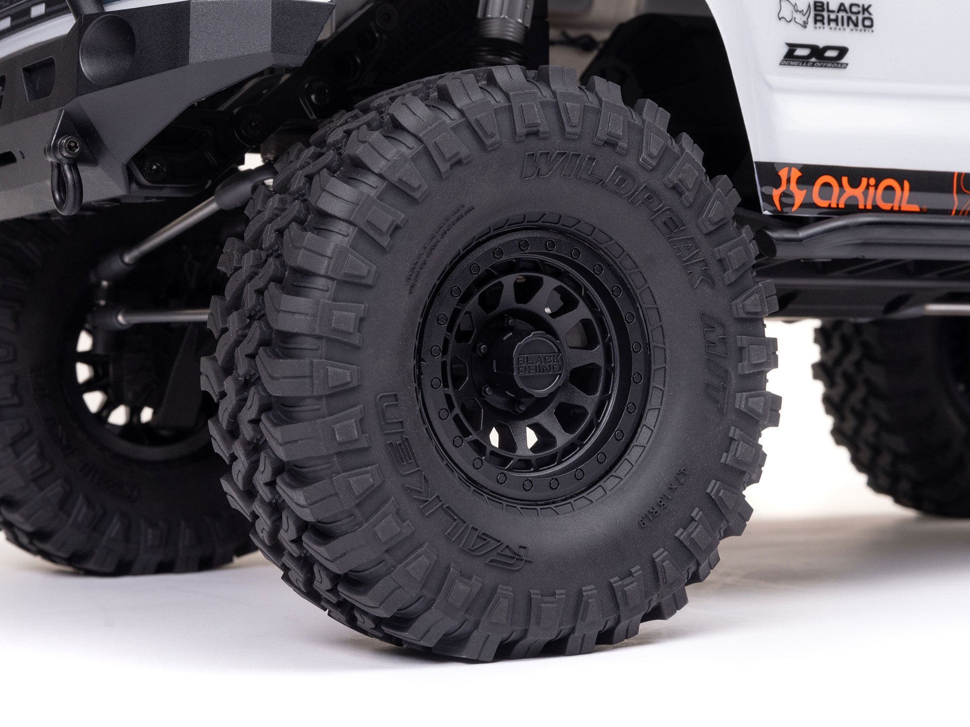 1/10 SCX10 III Base Camp 4X4 Rock Crawler RTR White-10