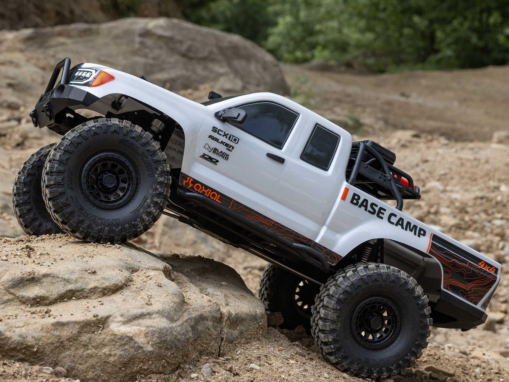 1/10 SCX10 III Base Camp 4X4 Rock Crawler RTR White-15