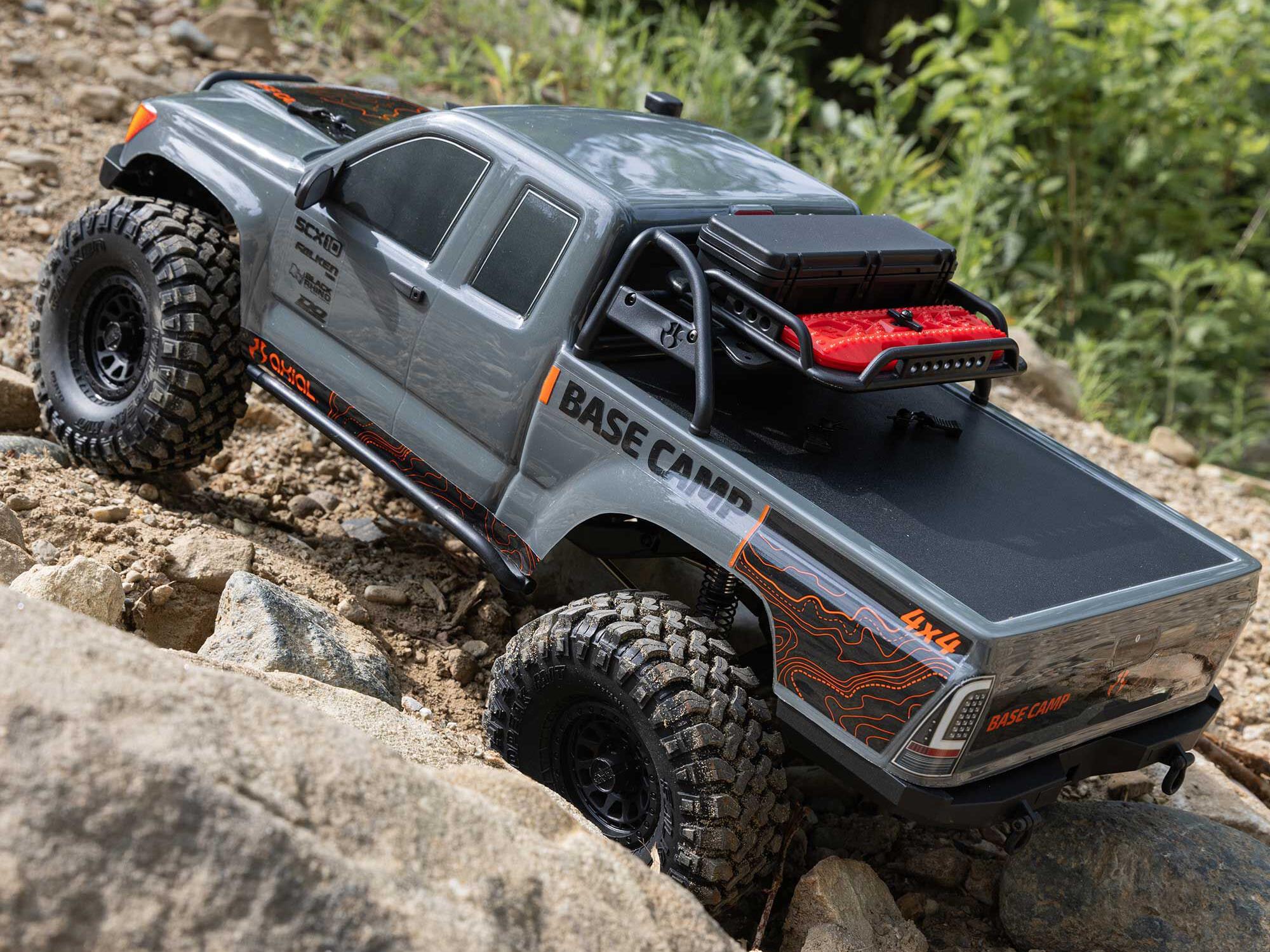 Axial 1/10 SCX10 III Base Camp 4X4 Rock Crawler RTR Grey-25
