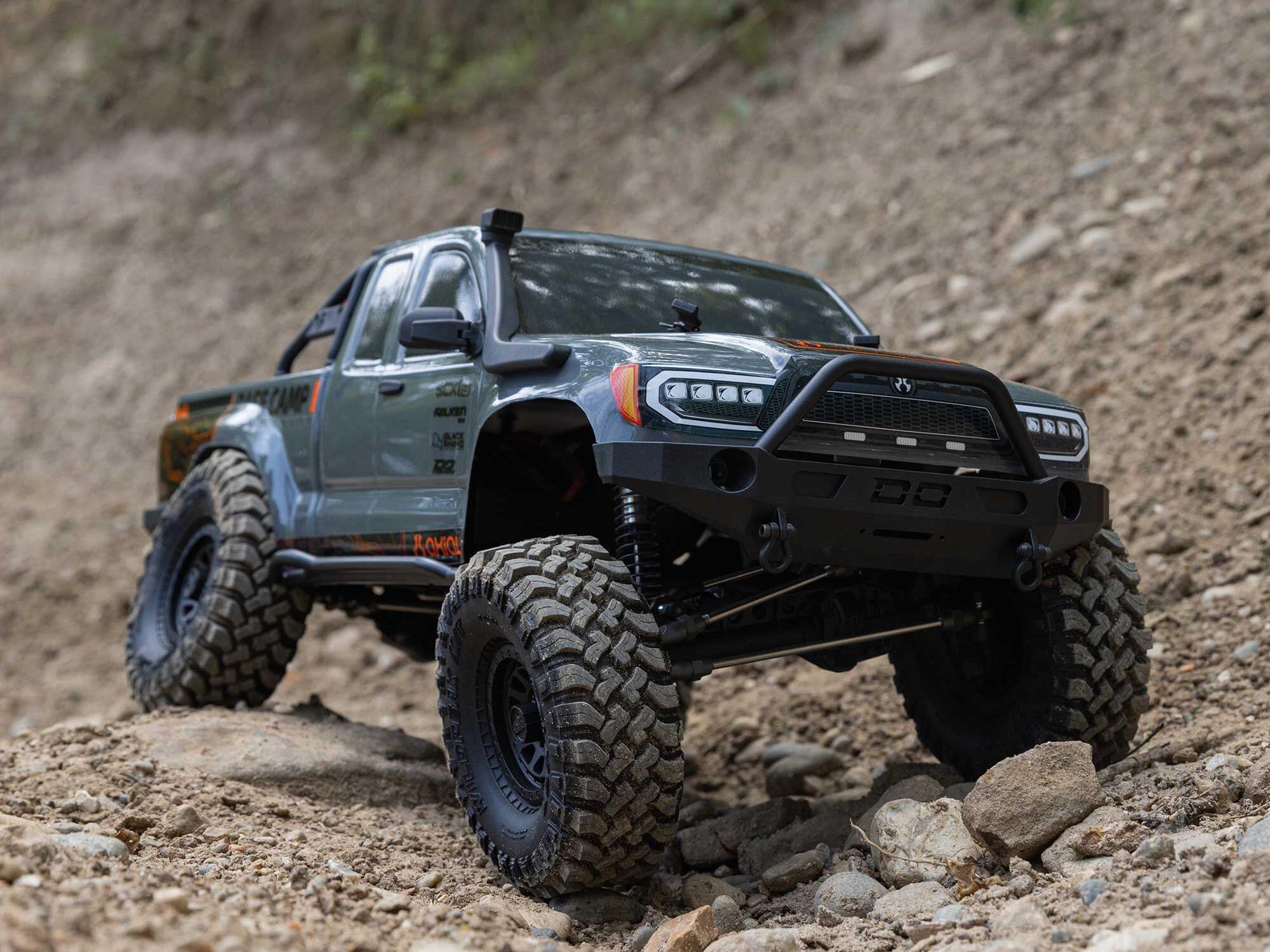 Axial 1/10 SCX10 III Base Camp 4X4 Rock Crawler RTR Grey-26