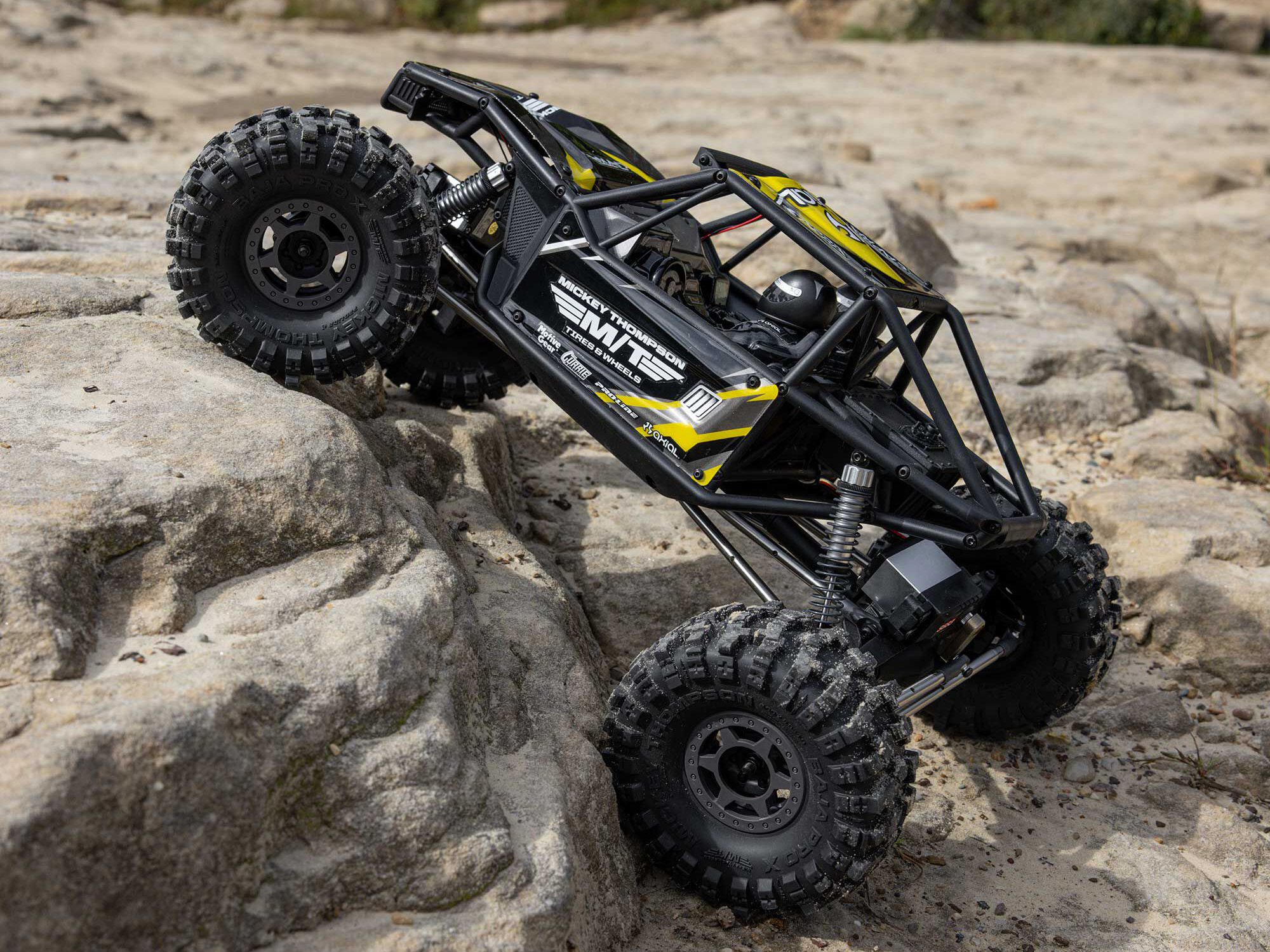 Axial 1/10 UTB10 Capra 1.9 4WS 4X4 RTR - Yellow-23