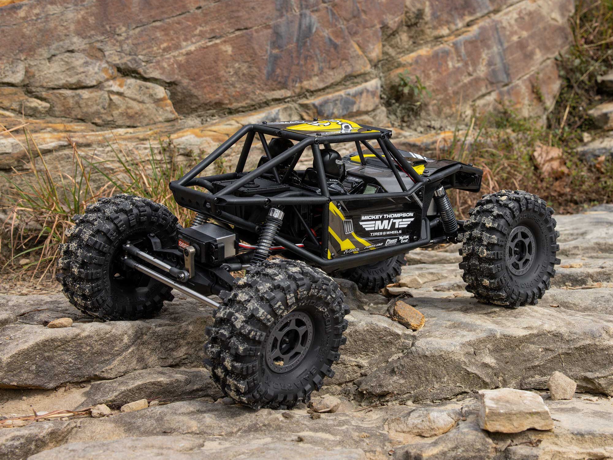 Axial 1/10 UTB10 Capra 1.9 4WS 4X4 RTR - Yellow-28
