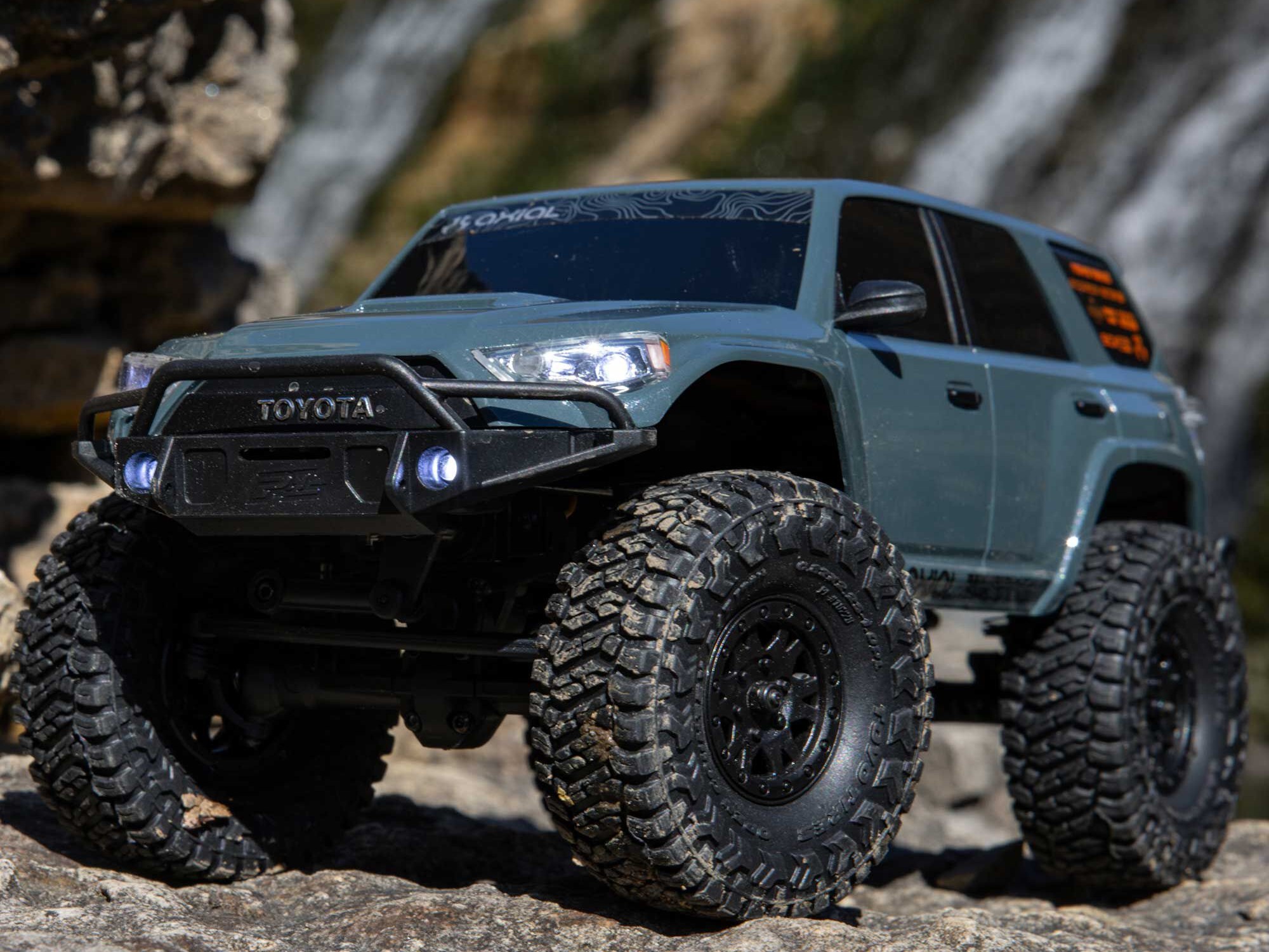 Axial 1/24 SCX24 Toyota 4Runner 4x4 RTR Brushed Rock Crawler - Grey-13
