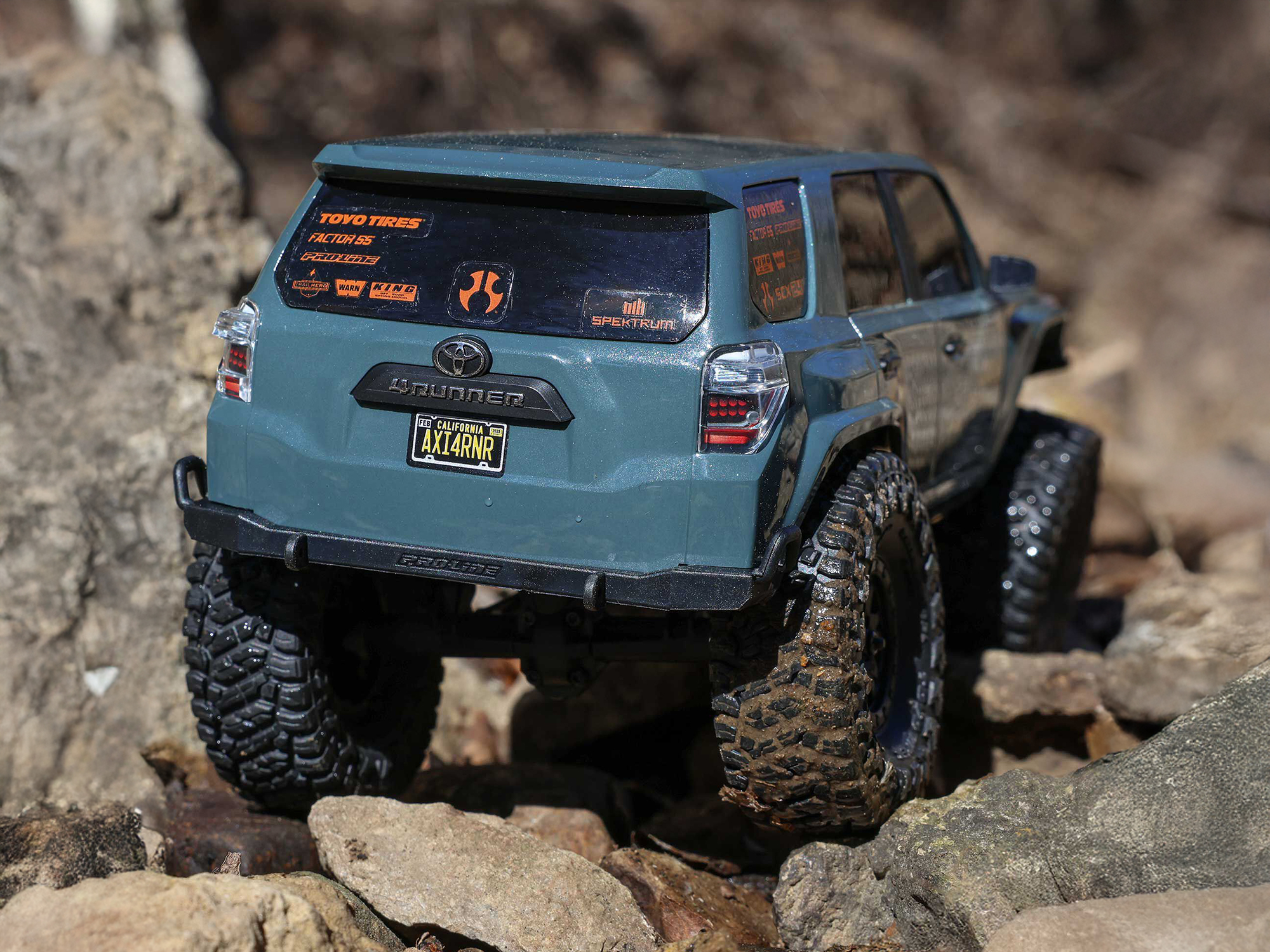 Axial 1/24 SCX24 Toyota 4Runner 4x4 RTR Brushed Rock Crawler - Grey-16