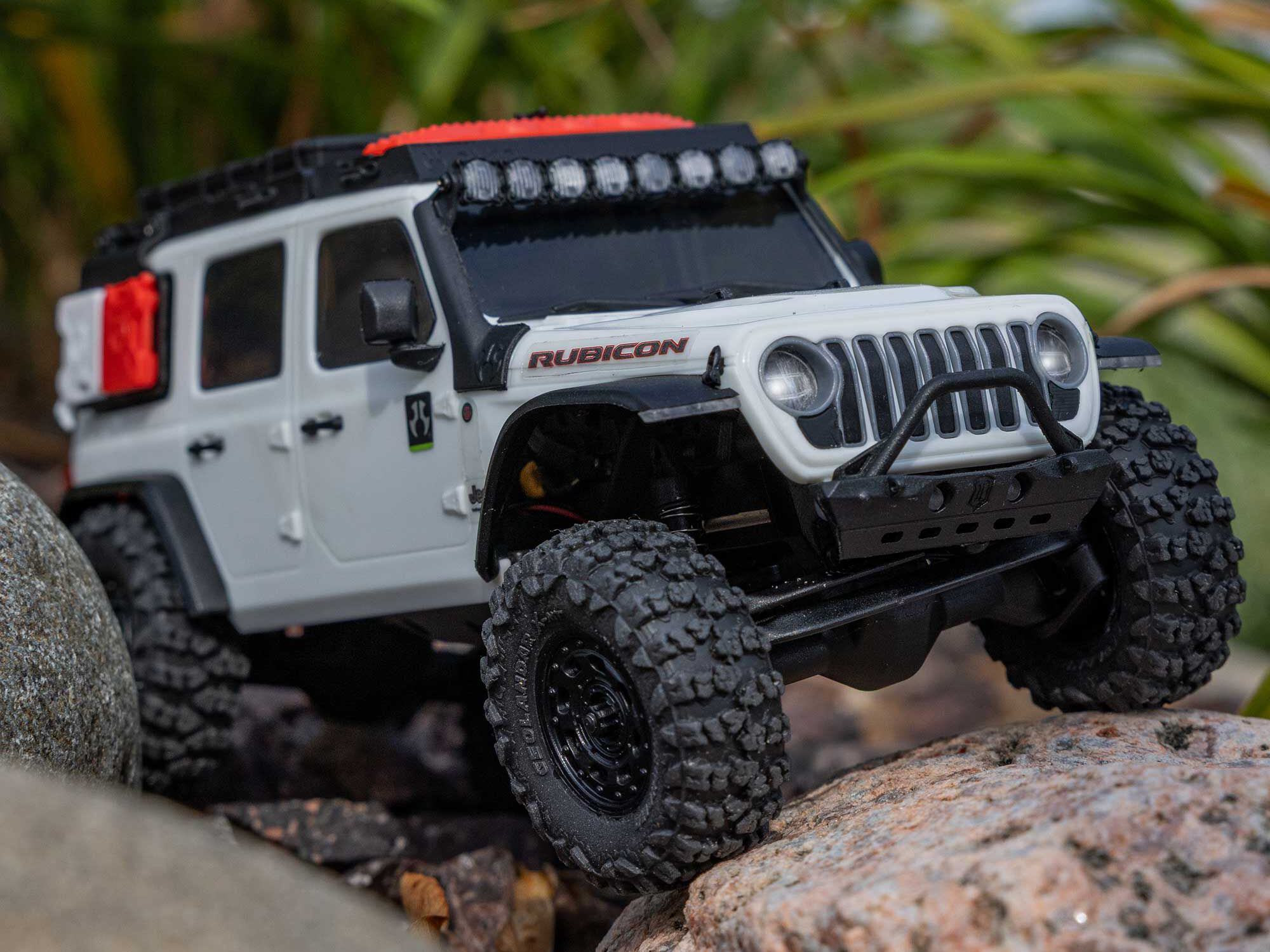 1/30 SCX30 Jeep Wrangler JLU 4X4 RTRRock Crawler White-25