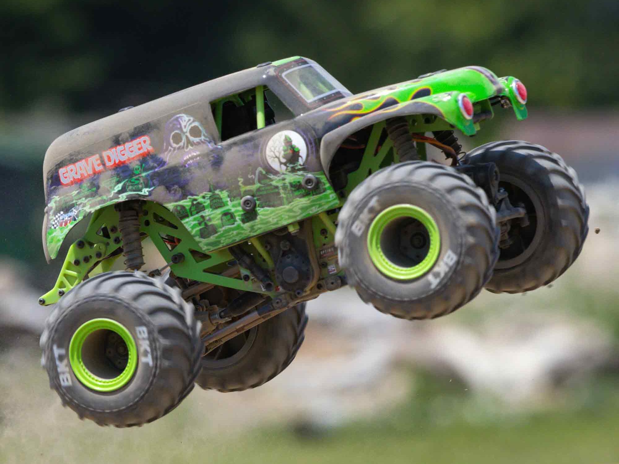 Losi 1/18 Mini LMT 4X4 Brushed Monster Truck RTR - Grave Digger-27