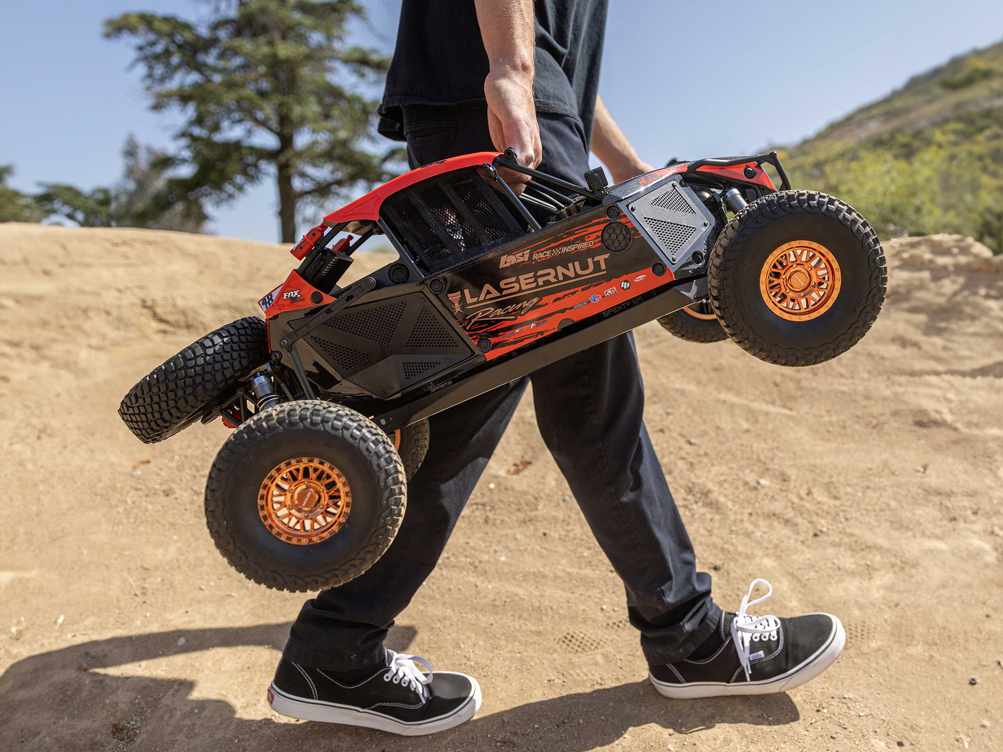 Losi 1/6 8IGHT-X Super Lasernut 4WD Brushless Buggy RTR-29