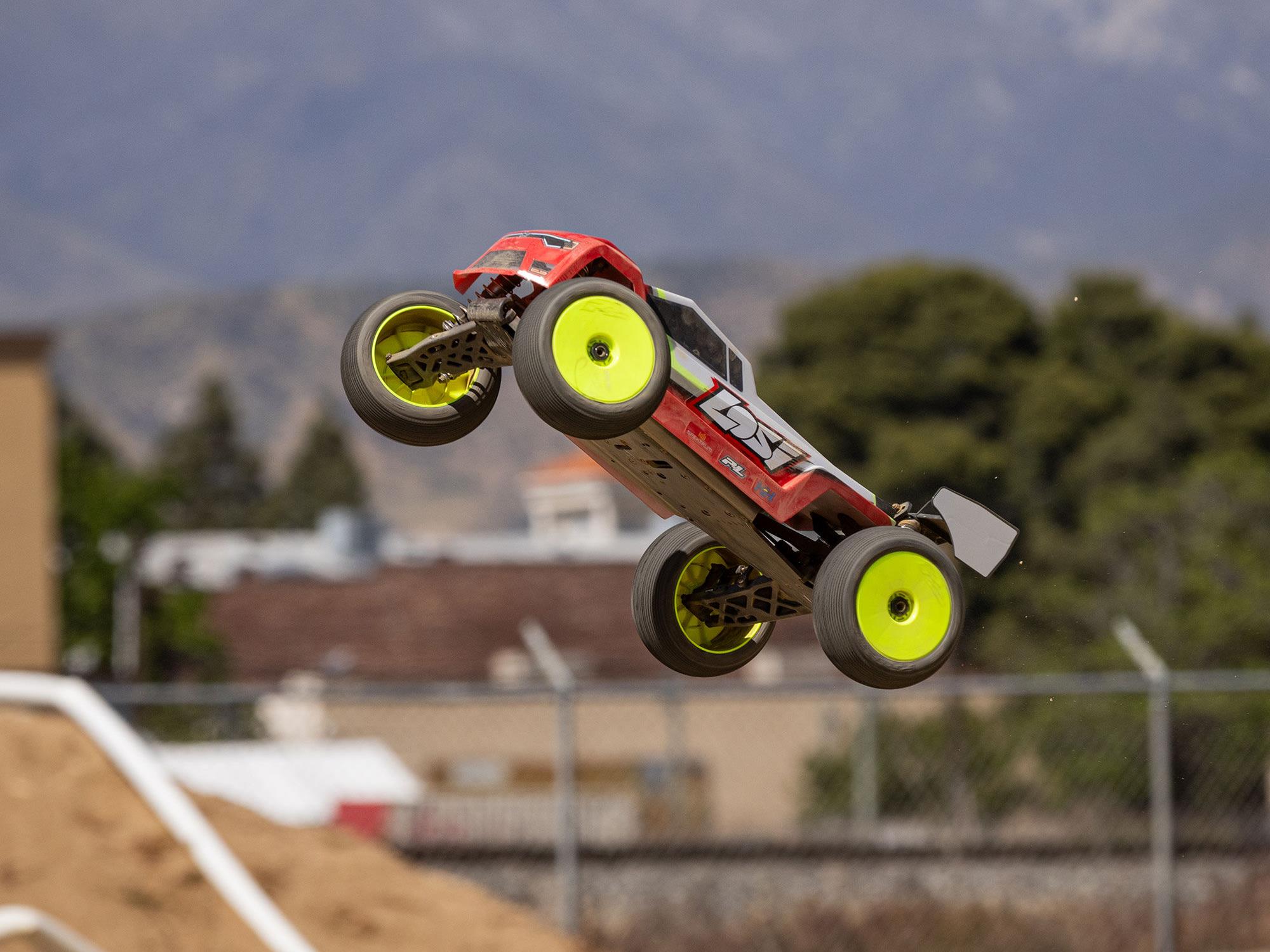 1/8 8IGHT-XTE 4WD Sensored Brushless Racing Truggy RTR-25