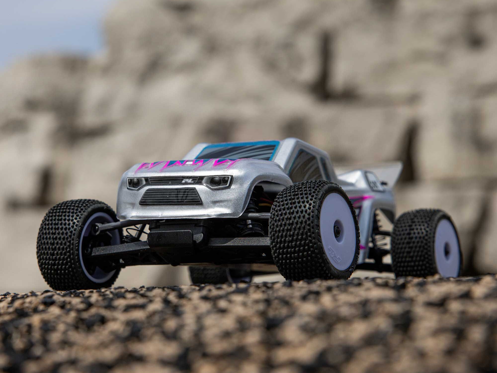 Losi 1/28 Micro-T 2WD Stadium Truck RTR Silver-22