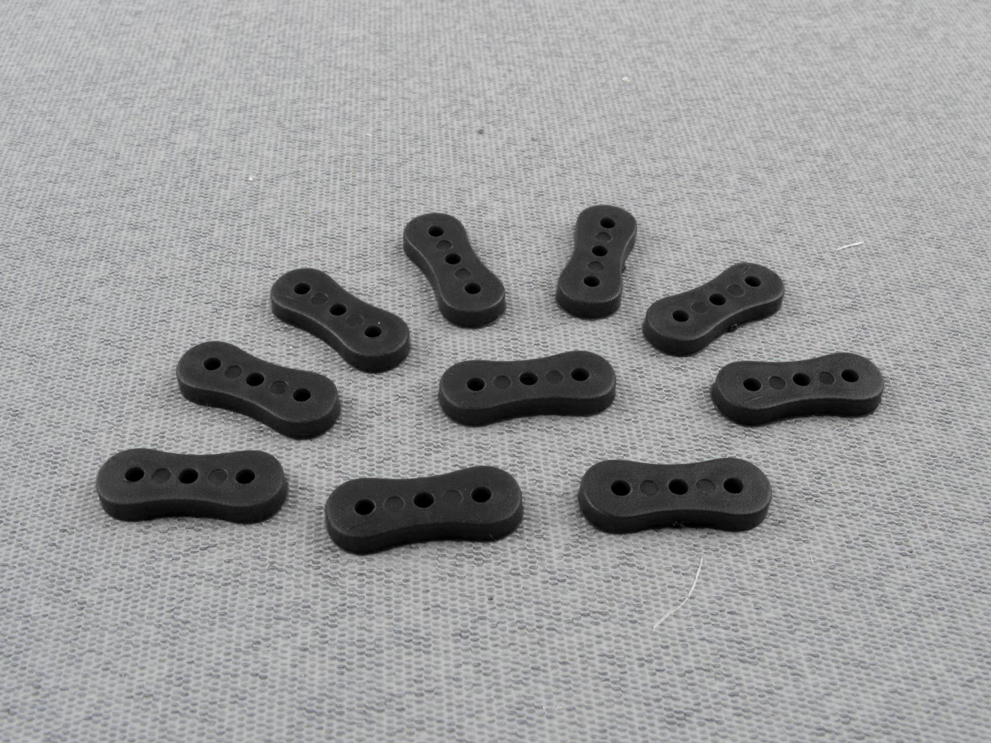 rigging-bowsie-3-hole-black