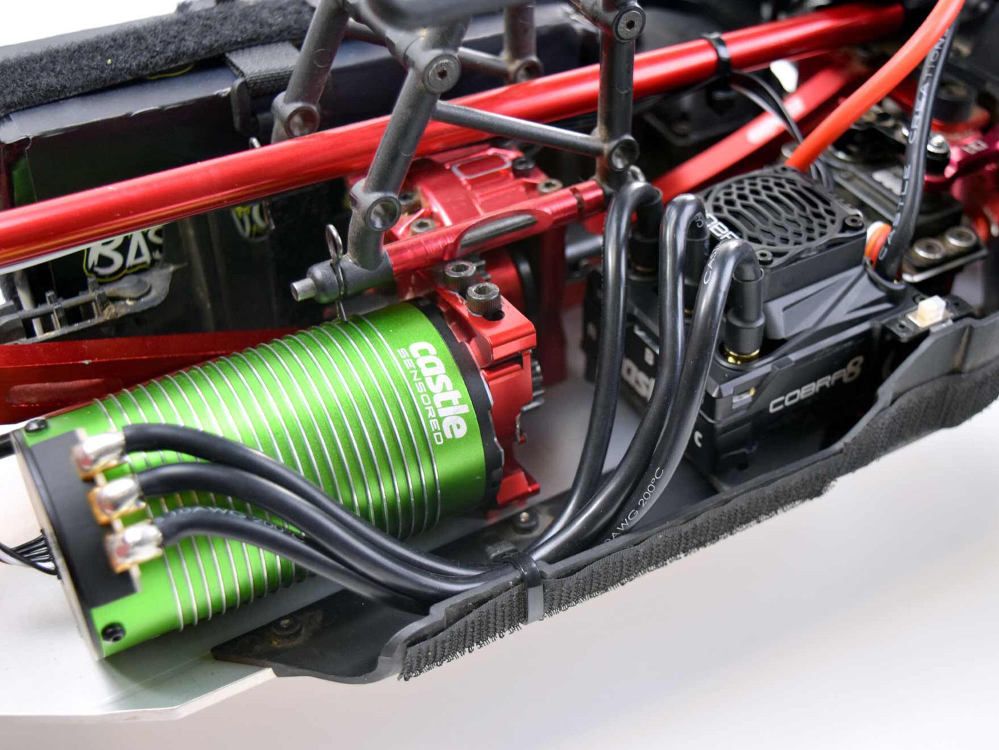 COBRA 8, 6S MAX WITH 1515-2200KV V2 SENSORED MOTOR COMBO-3
