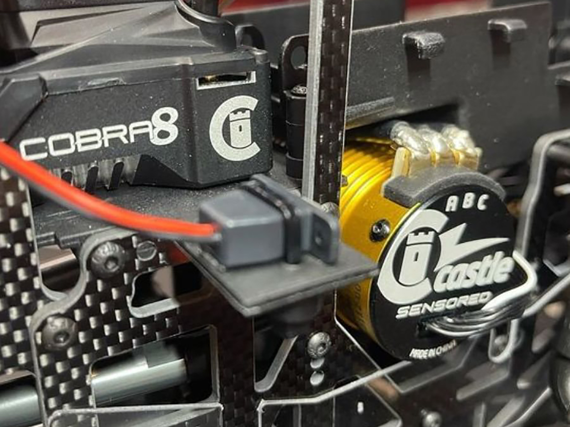 COBRA 8, 6S MAX WITH LIMITED EDITION GOLD 1515-2200KV V2-2