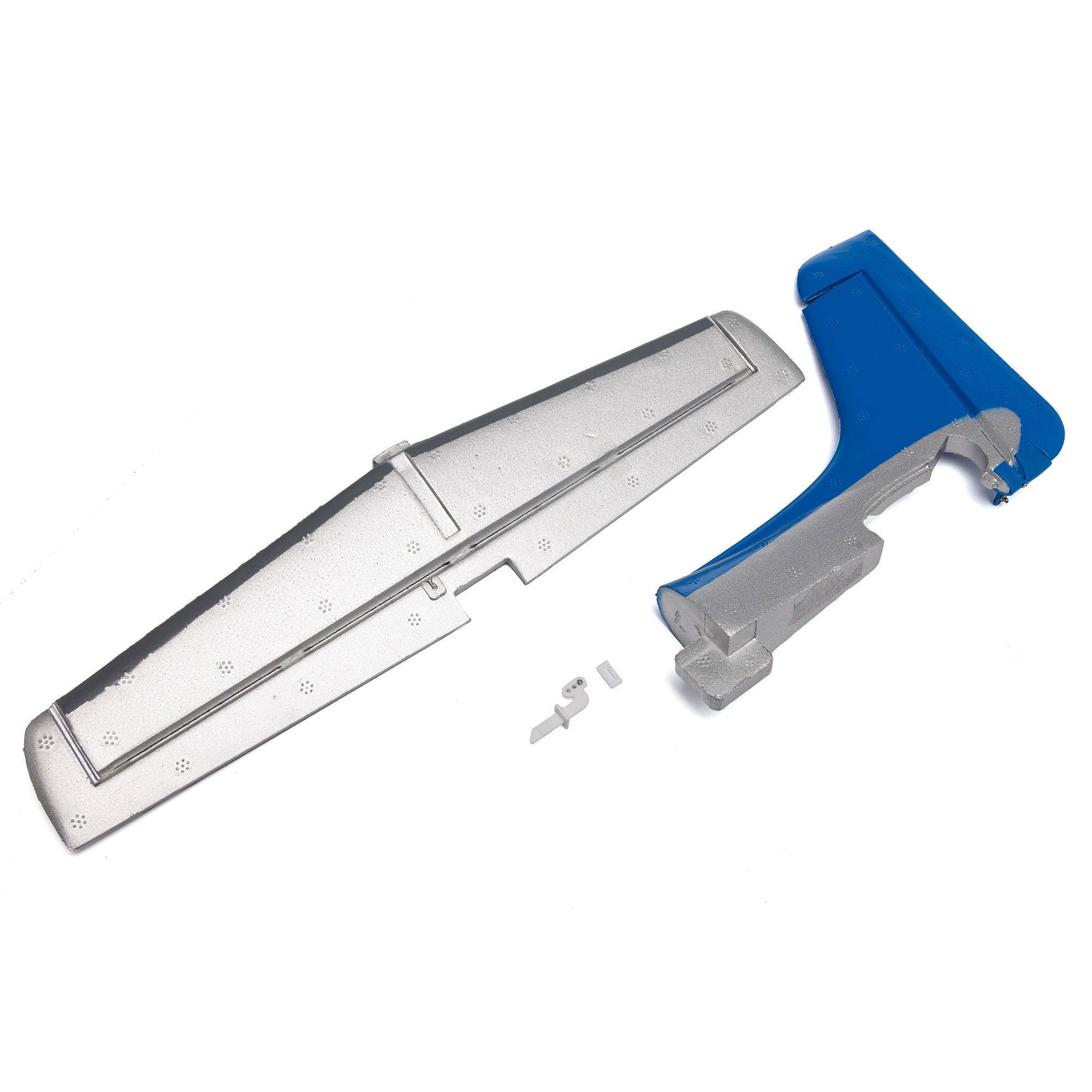 tail-set-umx-cirrus-sr22t